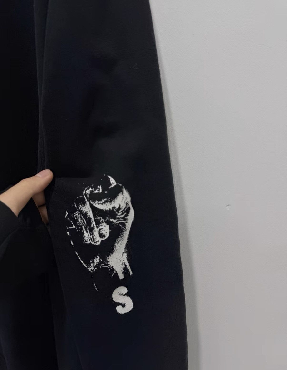 Raf Simons 【RAF SIMONS】Black Zip-Up Hoodie Size US M / EU 48-50 / 2 - 7 Thumbnail