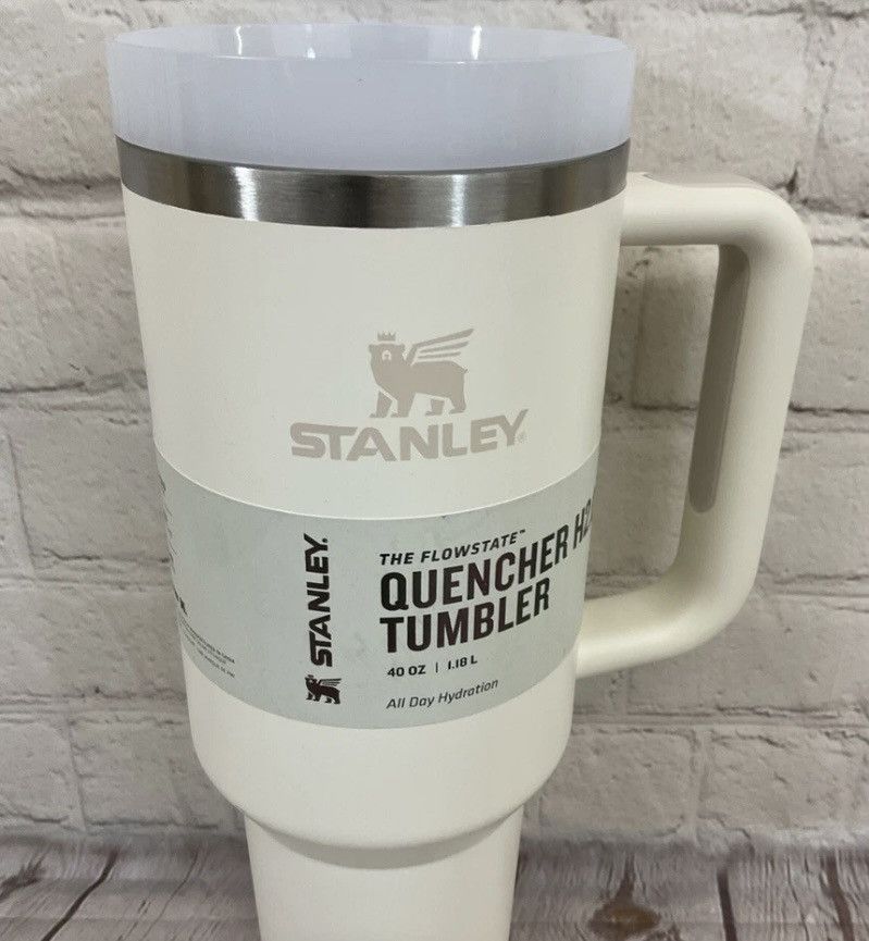 Other 40z cream plastic Stanley cup with straw Size ONE SIZE - 1 Thumbnail