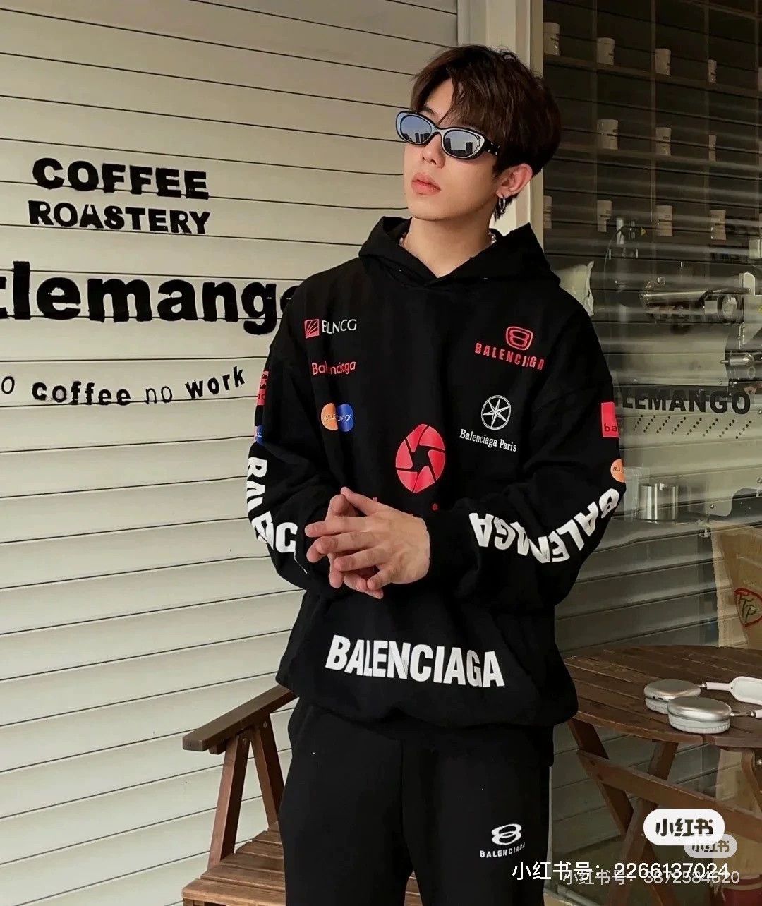 Balenciaga balenciaga fw23 logo print hoodie in black Size US L / EU 52-54 / 3 - 9 Thumbnail