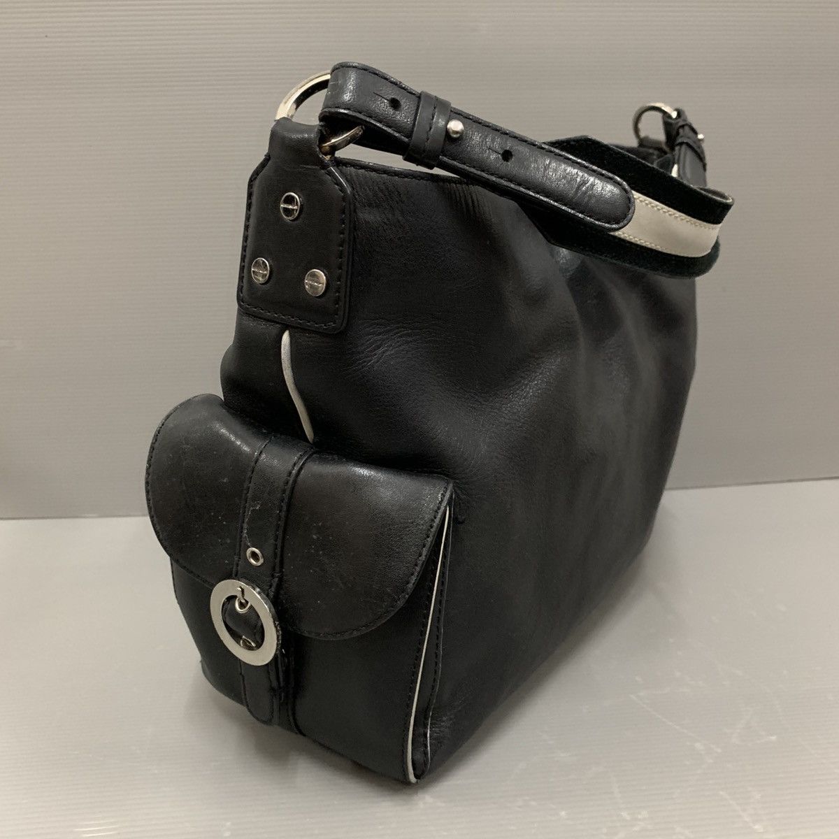 Givenchy Givenchy Leather Shoulder Bag Size ONE SIZE - 2 Thumbnail