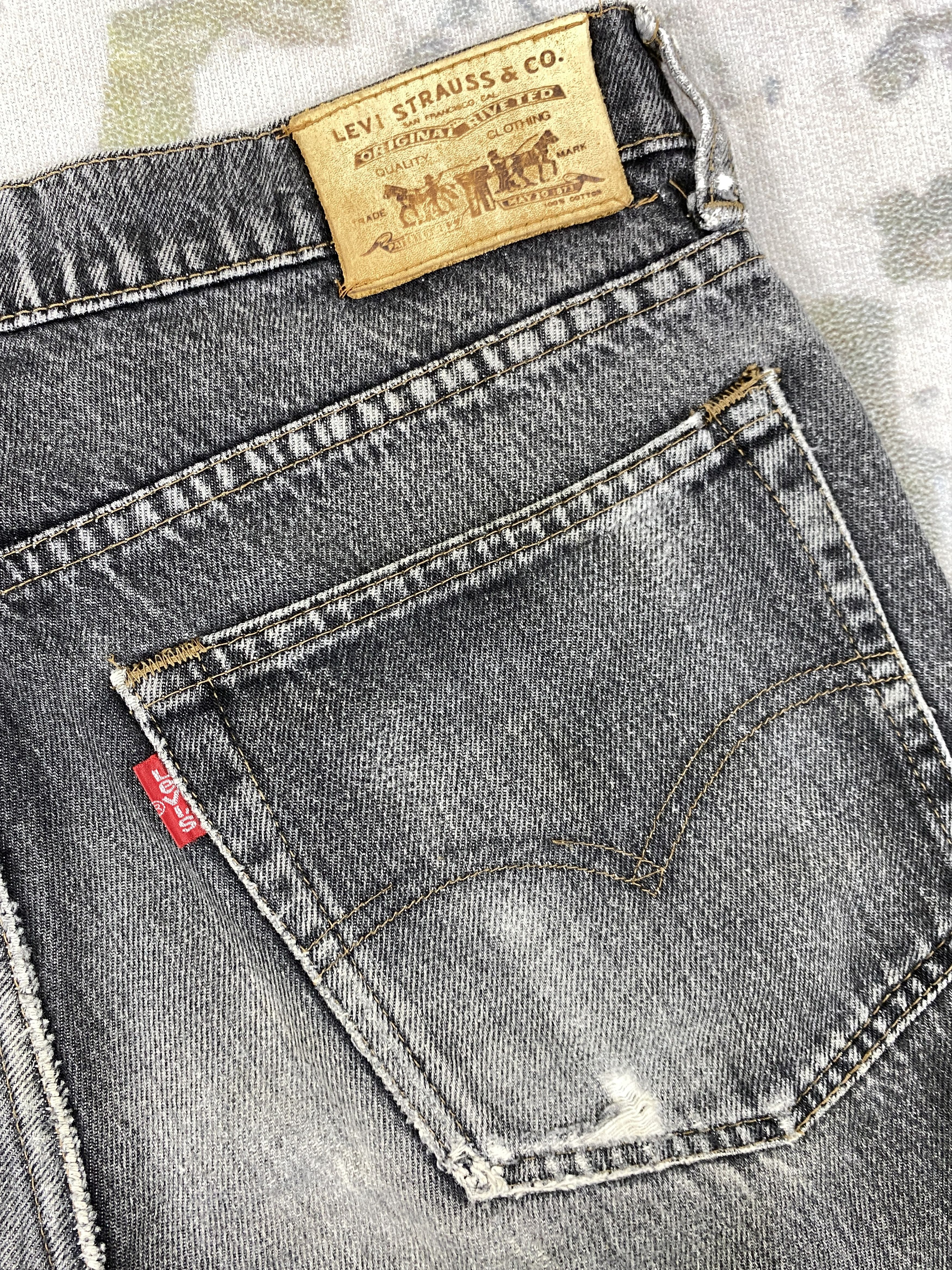Japanese Brand Black Distressed Vintage Levi's 626 30x29.5 Denim -JN1052 Size US 30 / EU 46 - 11 Thumbnail