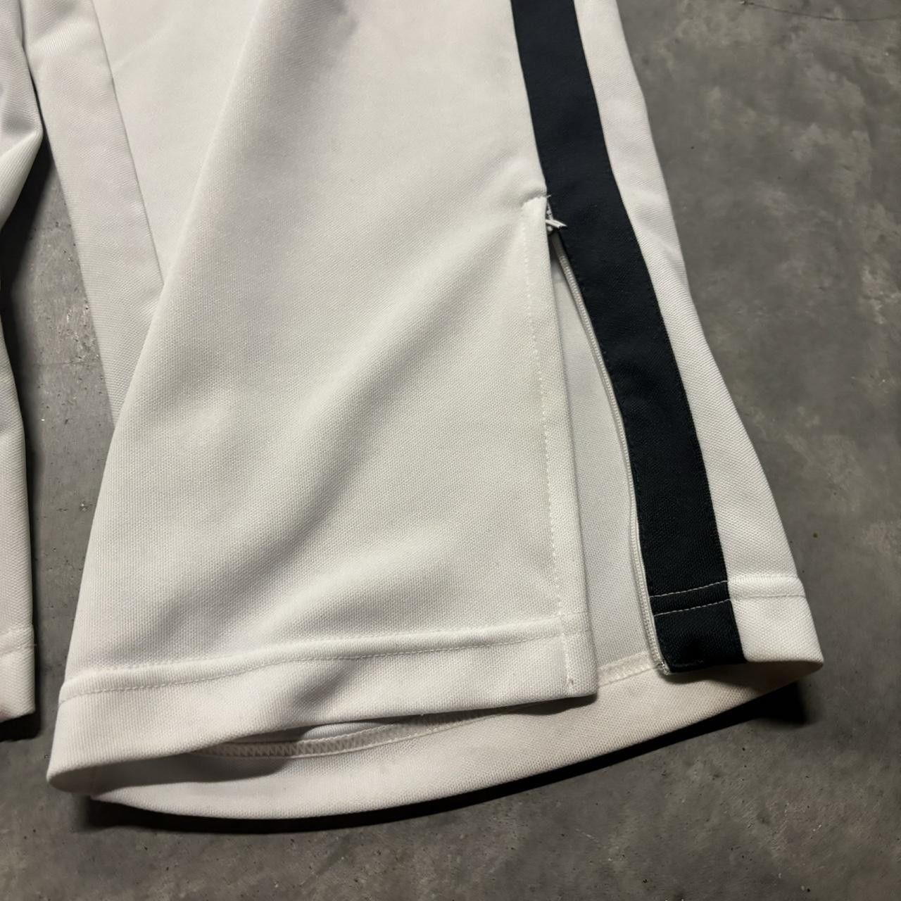 Japanese Brand × Vintage Crazy Vintage Y2K/2000s Baggy White Striped Skater Streetwear Track Pants! Size US 32 / EU 48 - 5 Thumbnail