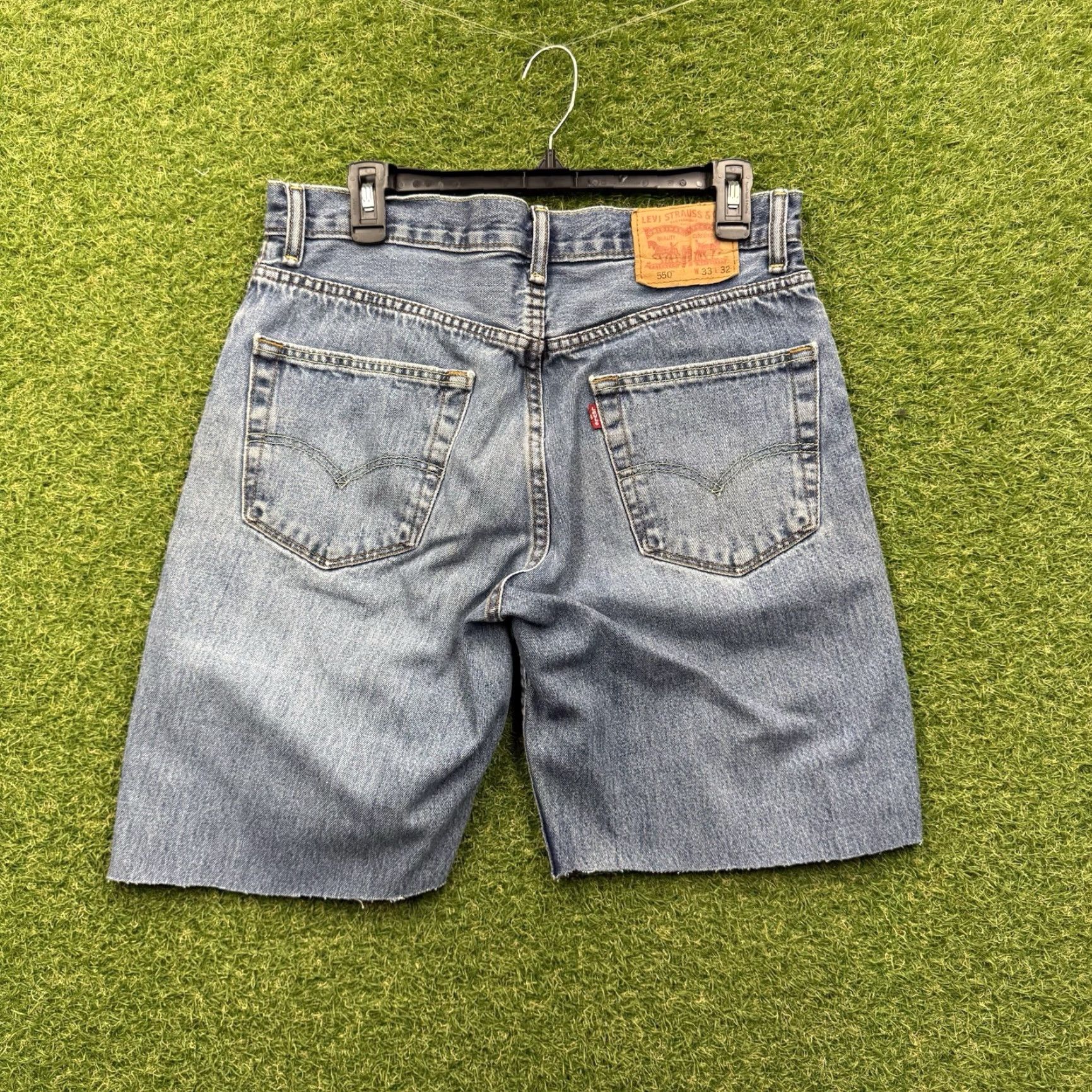 Levi's VINTAGE Levi's 550 Denim Shorts Jeans Bermuda Men 33 Blue Baggy 90s Skater Casual Workwear Denim Shorts Jorts Levi Strauss MSRP Size US 33 - 2 Thumbnail