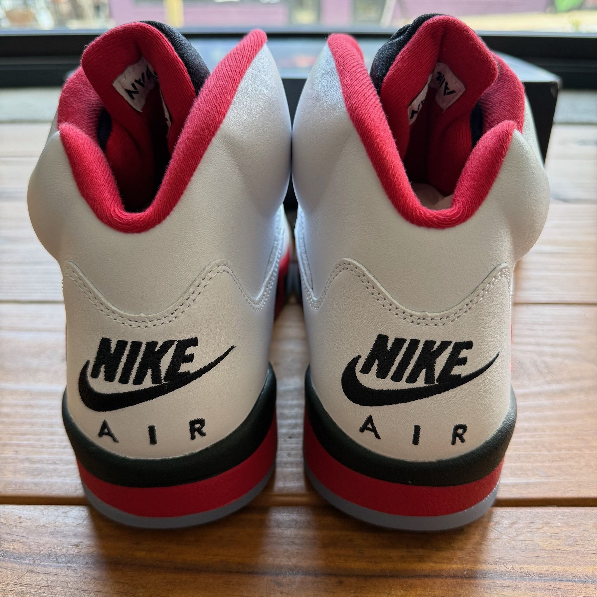 Jordan Brand Size 13 - Jordan 5 Retro 'Fire Red' 2025 - HQ7978-101 Size US 13 / EU 46 - 5 Thumbnail