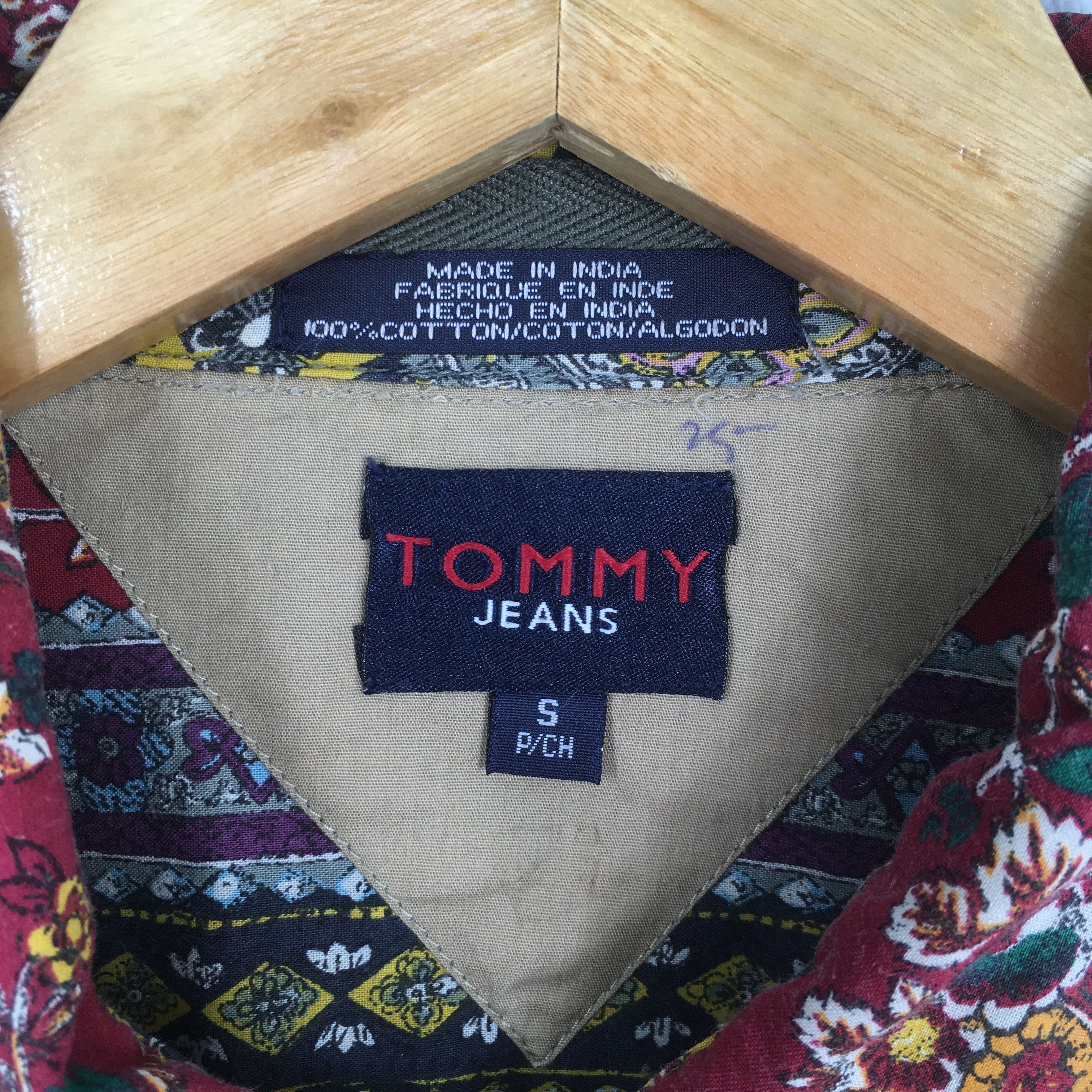 Tommy Hilfiger Vintage Tommy Hilfiger Paisley Floral Shirt Small Size US S / EU 44-46 / 1 - 5 Thumbnail