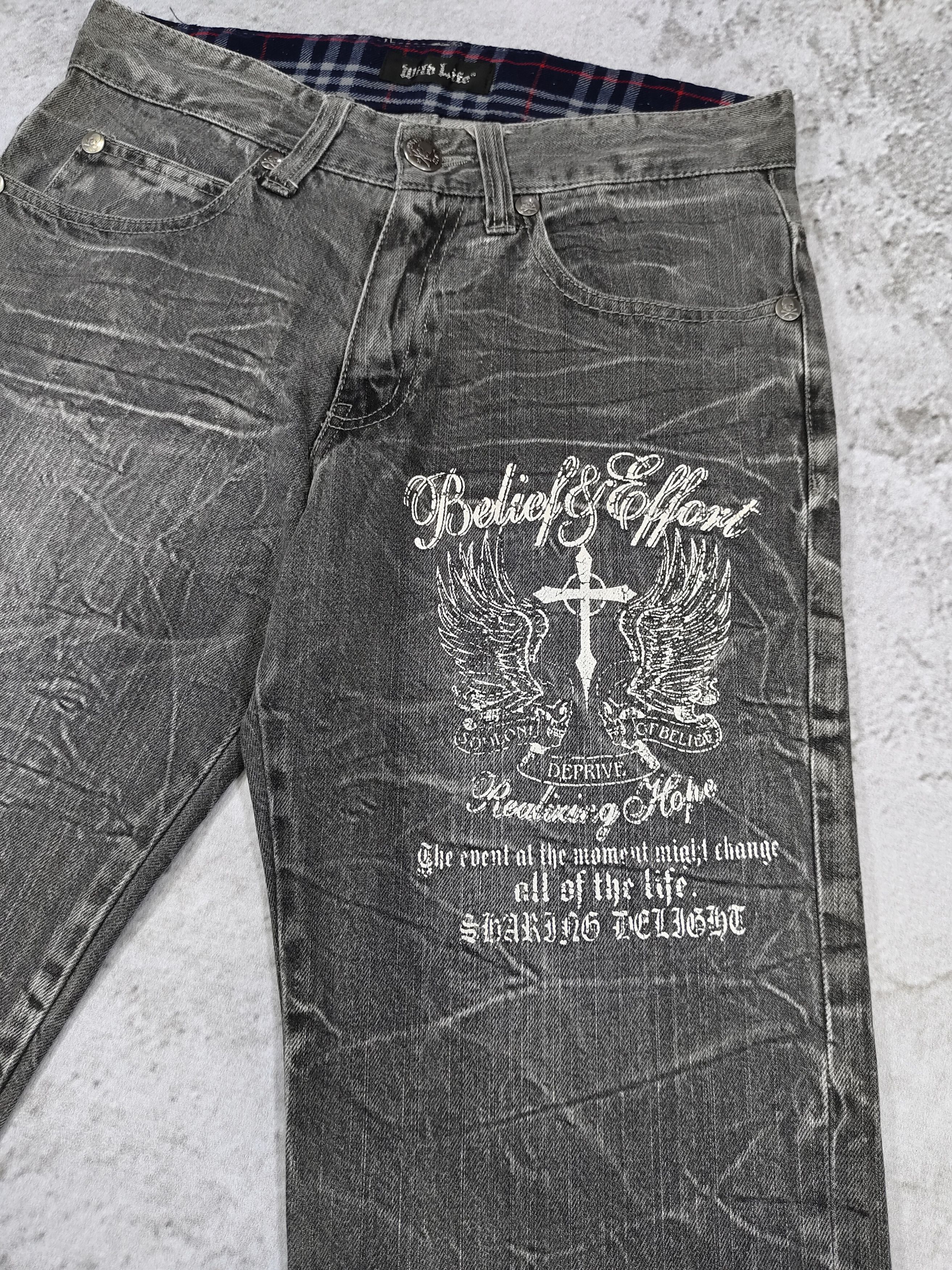 Le Grande Bleu (L.G.B.) 00s Wild Life🇯🇵 Y2K Gothic Wing Cross Graphic Washed Denim Size US 30 / EU 46 - 2 Thumbnail