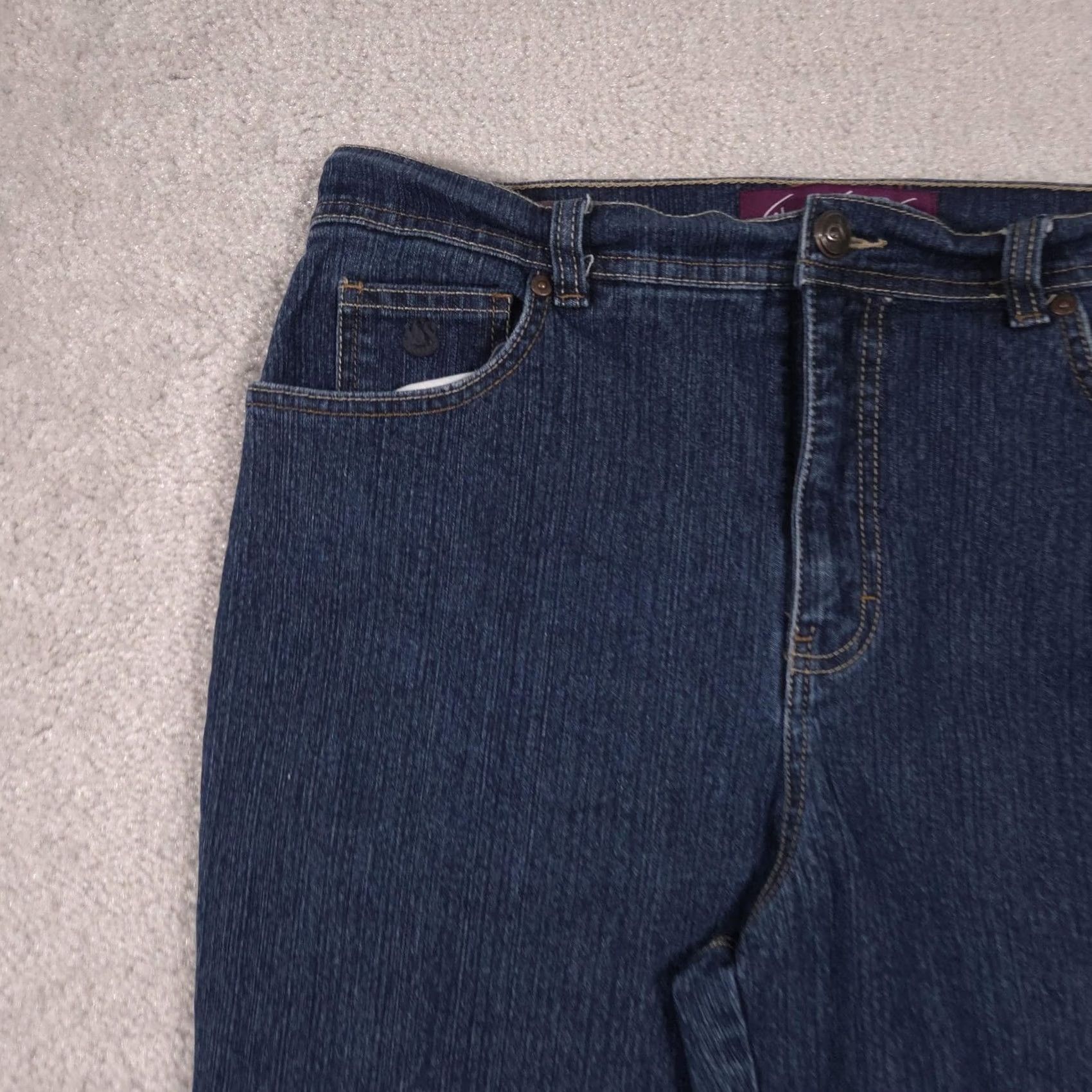 Gloria Vanderbilt Gloria Vanderbilt Amanda Capri Jeans Womens 10 Blue Medium High Rise Stretch Jeans Capris 5-Pocket Denim Cotton Polyester Spandex Shirt-ável? Size 32" / US 10 / IT 46 - 4 Thumbnail