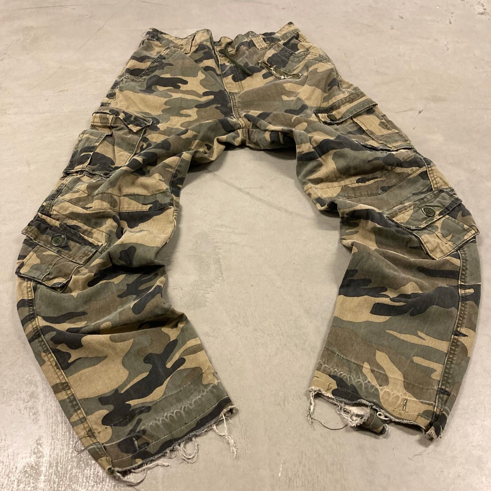 vintage Y2K baggy camo military cargo pants 34x33