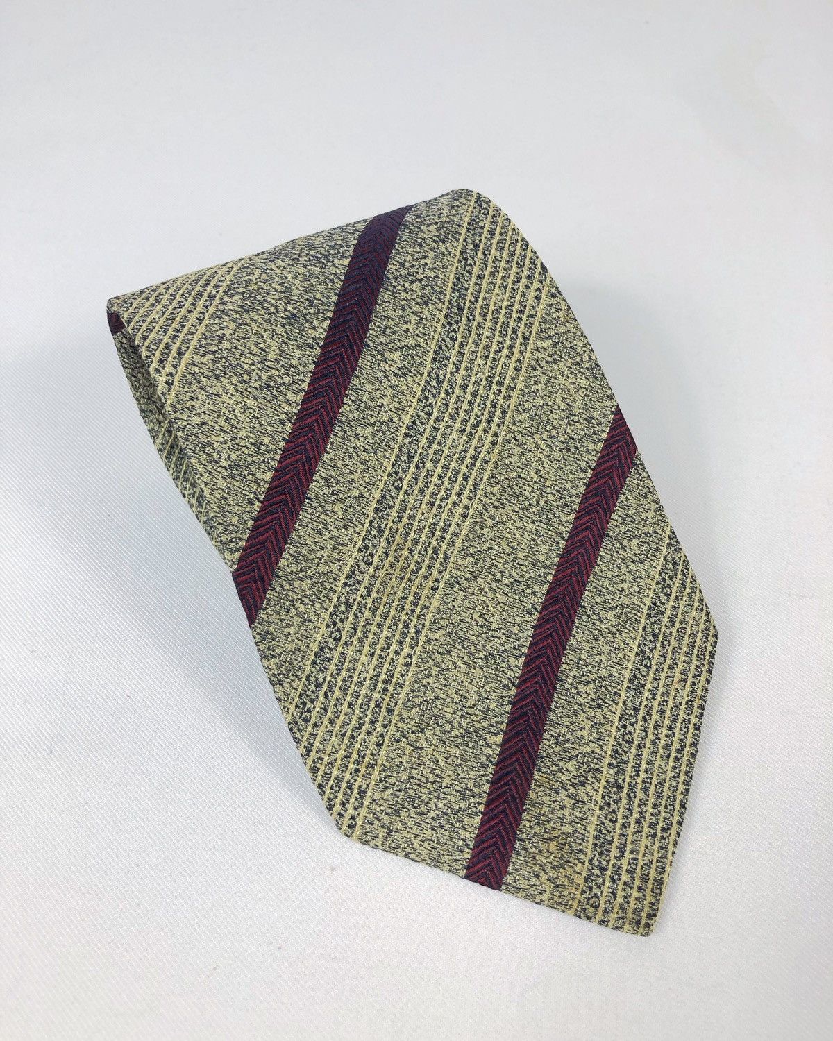 Vintage × Yves Saint Laurent Rare Vintage Yves Saint Laurent Silk Tie Size ONE SIZE - 1 Thumbnail