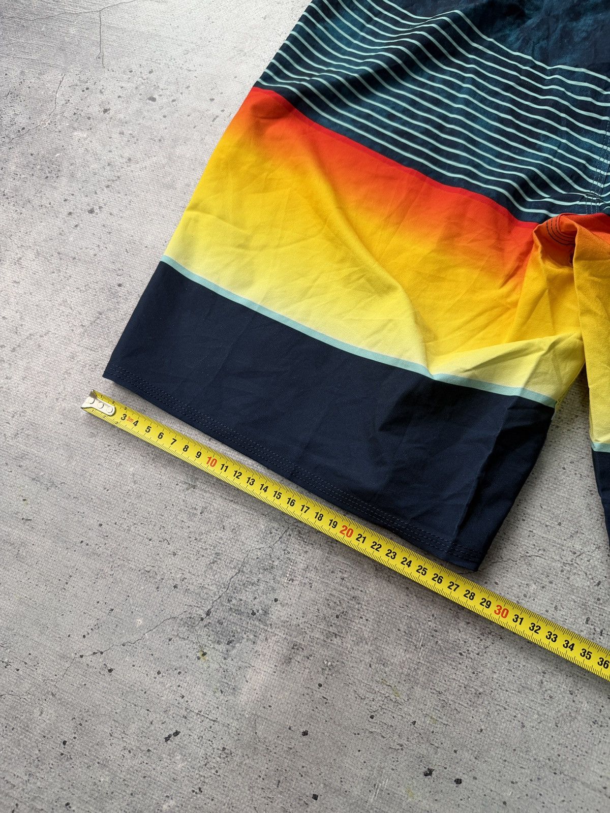 Quiksilver VINTAGE BIG LOGO QUIKSILVER SHORTS Size US 34 / EU 50 - 8 Thumbnail