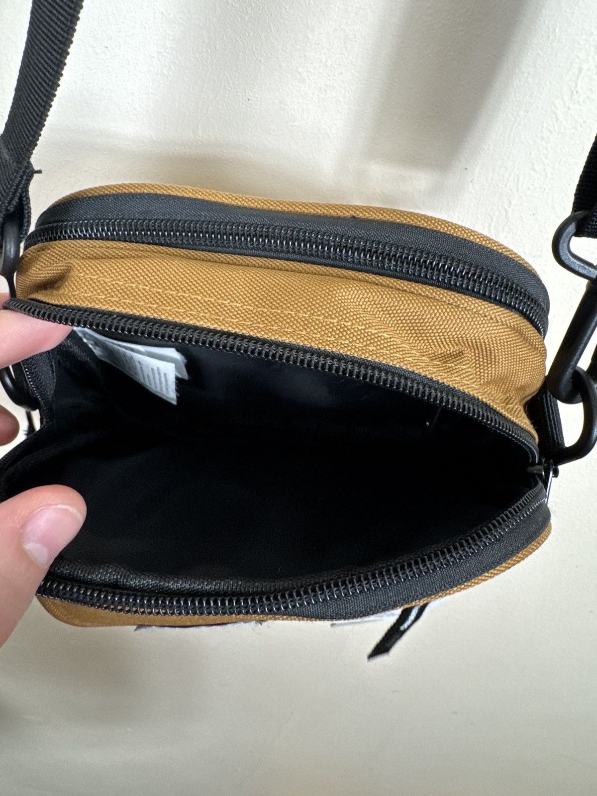 Carhartt Carhartt WIP Essentials Bag Crossbody Shoulder Bag Sand Size ONE SIZE - 21 Thumbnail