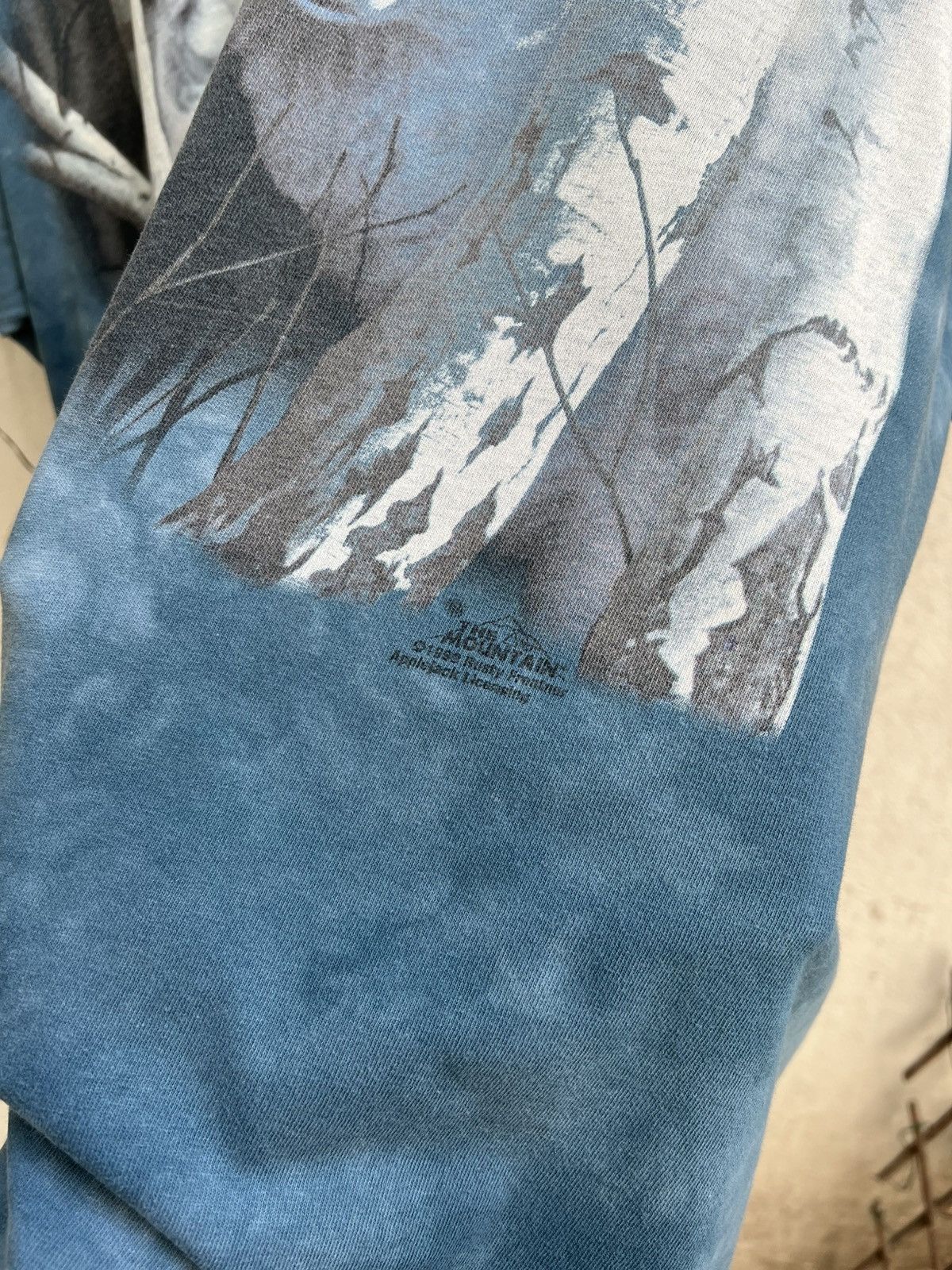 The Mountain 2000s Arctic Wolves Nature Souvenir Tee Size US XL / EU 56 / 4 - 2 Thumbnail