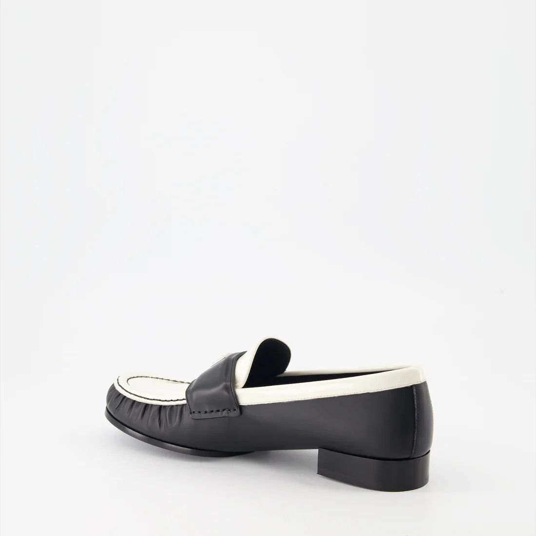Givenchy o1srvl11e1224 4G Leather Loafers in Black/White Size US 6 / IT 36 - 3 Thumbnail