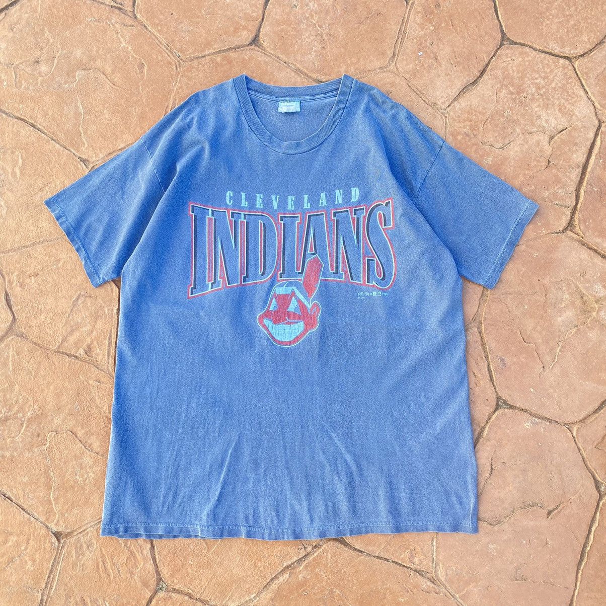 MLB Thrashed Faded Vintage 90s Cleveland Indians MLB ERD GRUNGE Size US XL / EU 56 / 4 - 1 Thumbnail