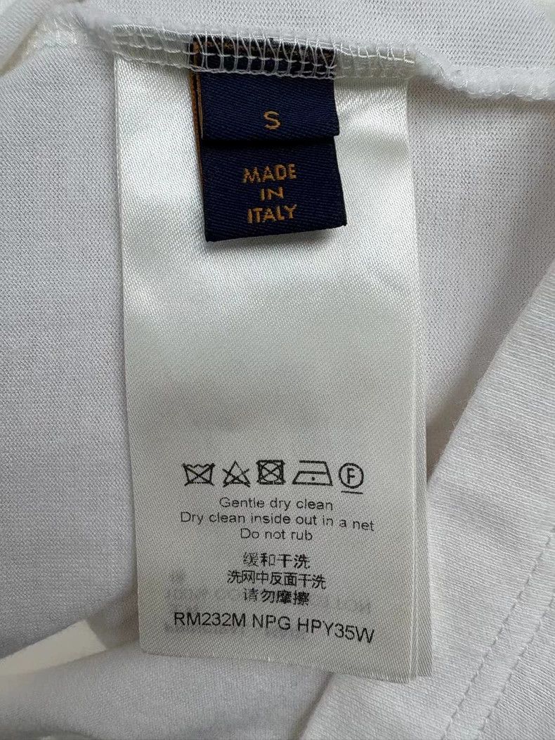 Louis Vuitton Louis Vuitton White beaded short sleeves 2504-Nextarrow Size US S / EU 44-46 / 1 - 7 Thumbnail