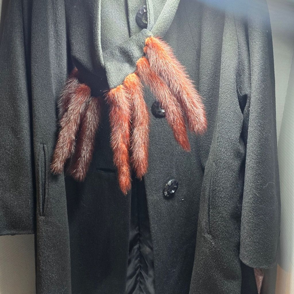 The Unbranded Brand VTG ILGWU Elegant Black Trench Coat Wool Red Fur On Scarf Size XL / US 12-14 / IT 48-50 - 7 Thumbnail