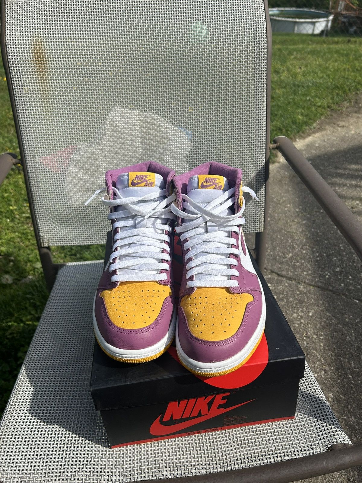 Nike Nike Air Jordan 1 High OG Brotherhood Size 10.5 Size US 10.5 / EU 43-44 - 3 Thumbnail