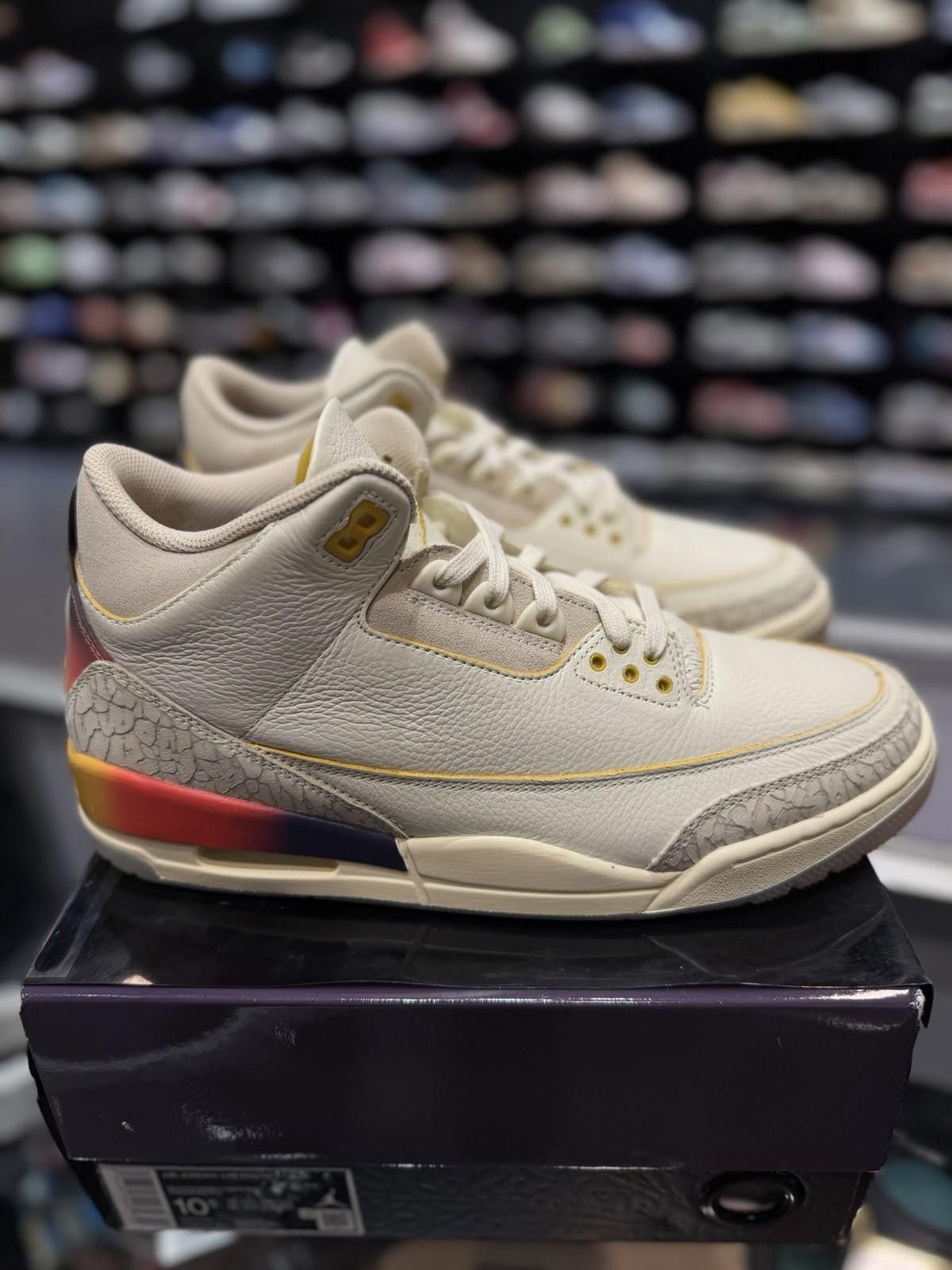Jordan Brand 10.5 - Nike Air Jordan 3 Retro SP J Balvin Medellin Sunset Size US 10.5 / EU 43-44 - 1 Thumbnail