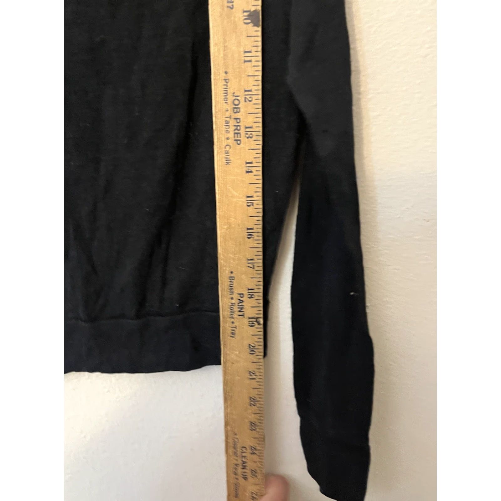 Victoria's Secret Victoria's Secret Pink Black graphic Long Sleeve Top S Women Shirt Adult Small Size Black Graphic Long Sleeve Top Womens) Size S / US 4 / IT 40 - 4 Thumbnail