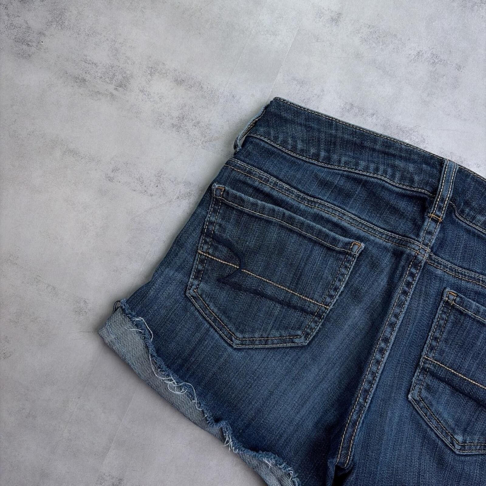 American Eagle Outfitters Y2K Dark Wash American Eagle Grunge Mini Denim Shorts Size 27" / US 4 / IT 40 - 3 Thumbnail