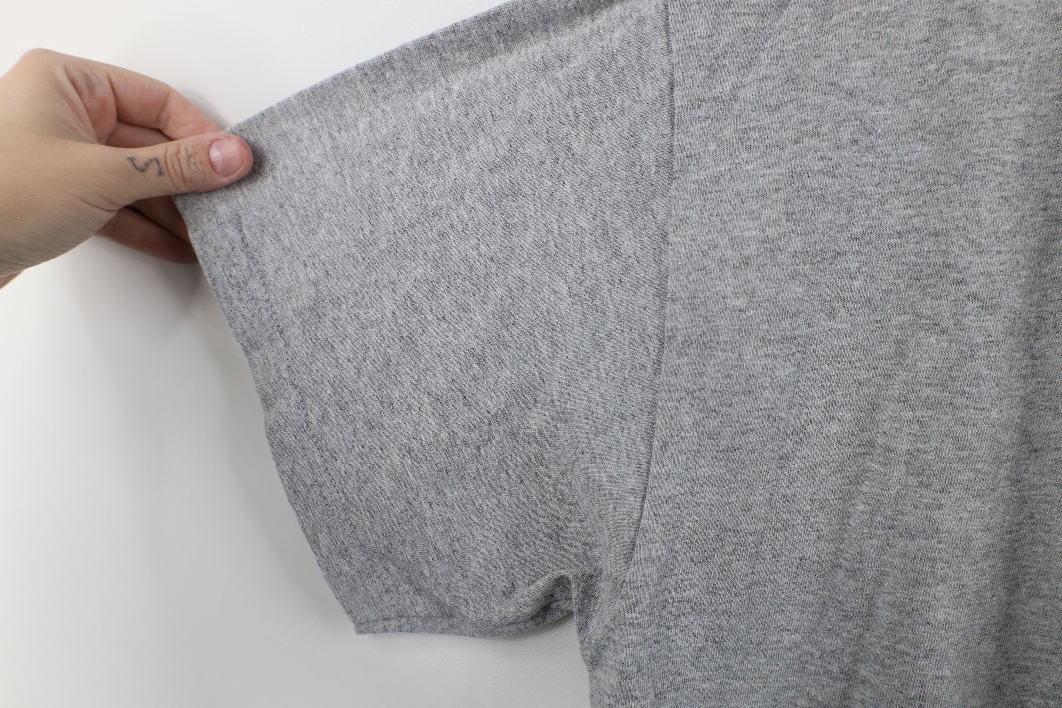 Nike Vintage Nike Mini Swoosh Short Sleeve T-Shirt Heather Gray Size US L / EU 52-54 / 3 - 6 Thumbnail