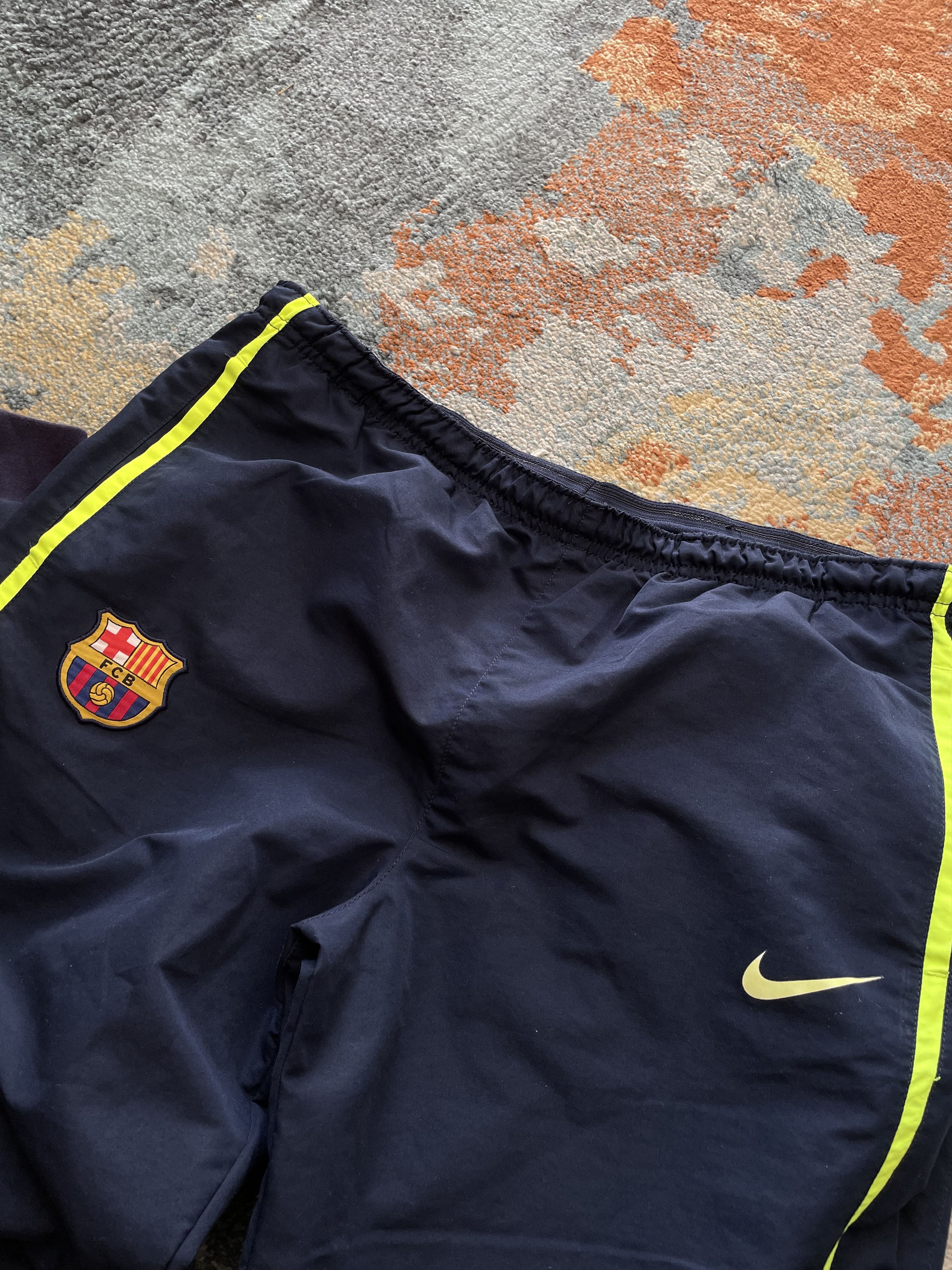 Nike Nike Barcelona Vintage Nylon 2010 Tracksuit Size US 34 / EU 50 - 11 Thumbnail