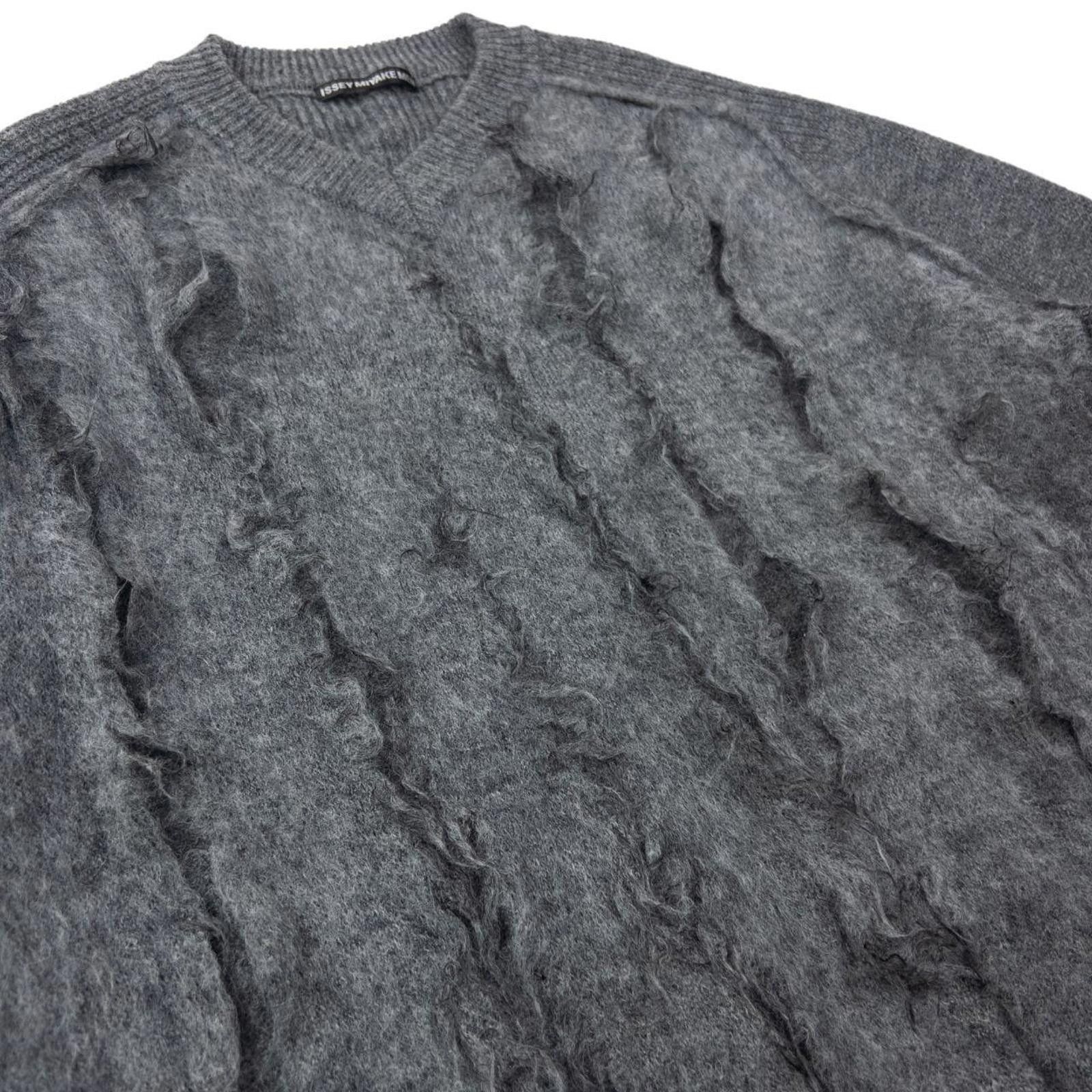 Issey Miyake Vintage Issey Miyake MEN Slashed Wool Knit Jumper Size L Size US L / EU 52-54 / 3 - 4 Thumbnail