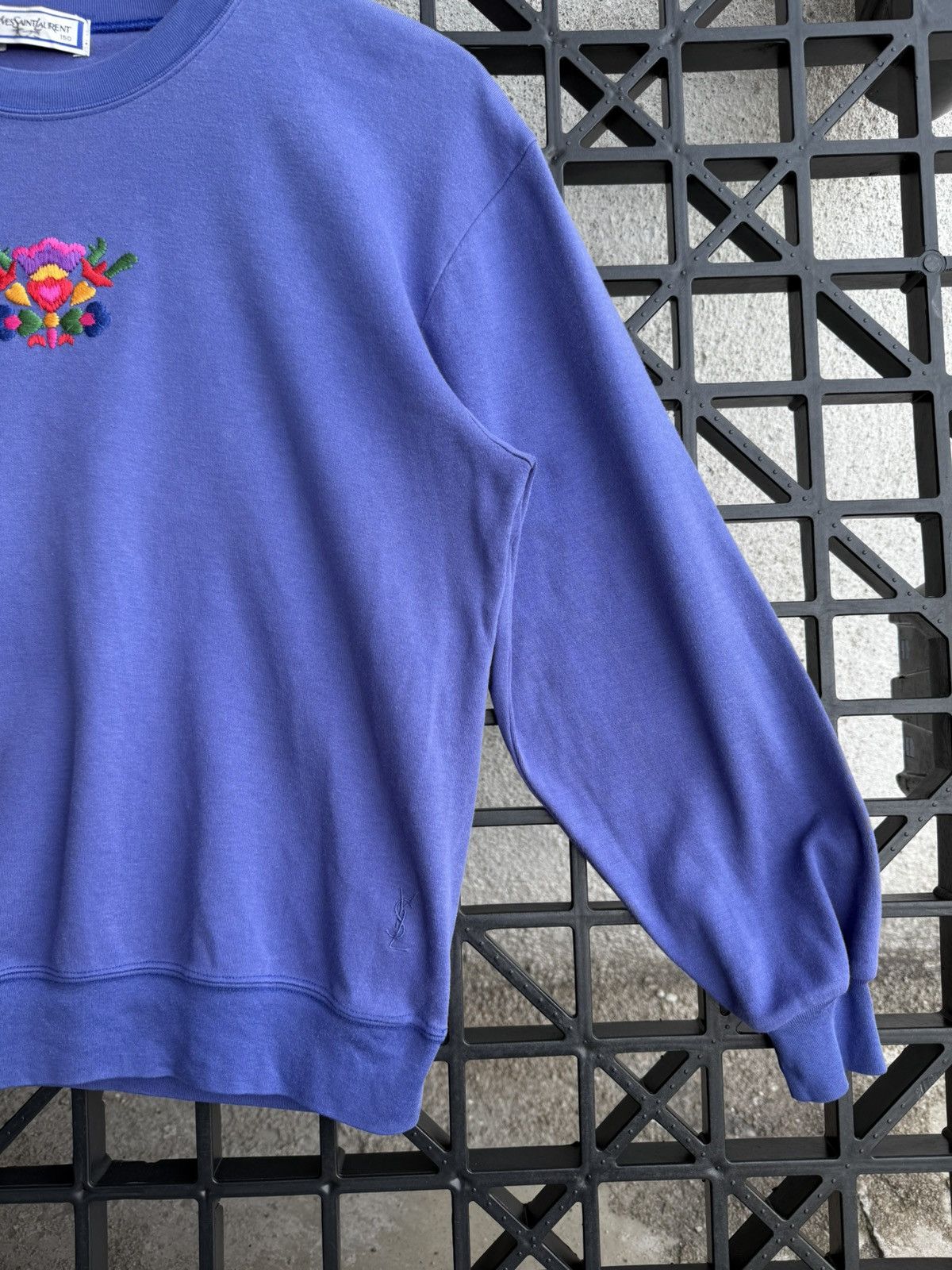 Yves Saint Laurent Yves Saint Laurent Vintage Center Embroidery Tee Size L / US 10 / IT 46 - 5 Thumbnail
