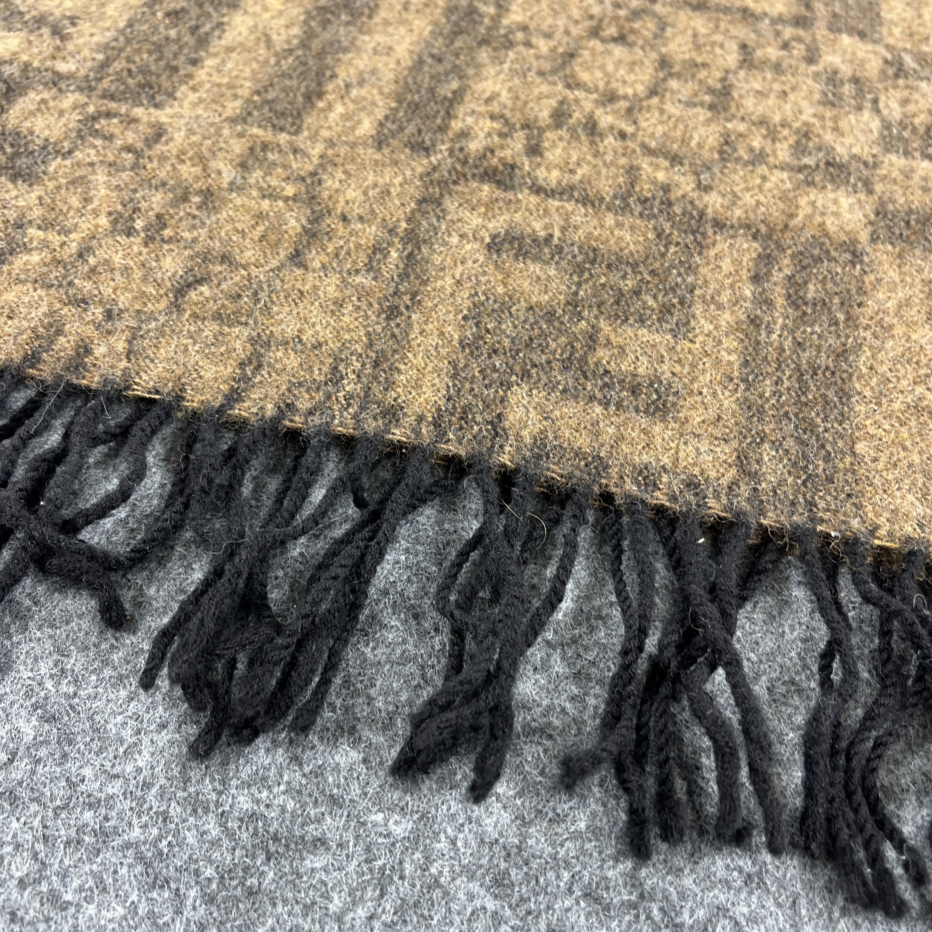 Fendi Fendi Scarf / Muffler / Neckwear K020 Size ONE SIZE - 9 Thumbnail