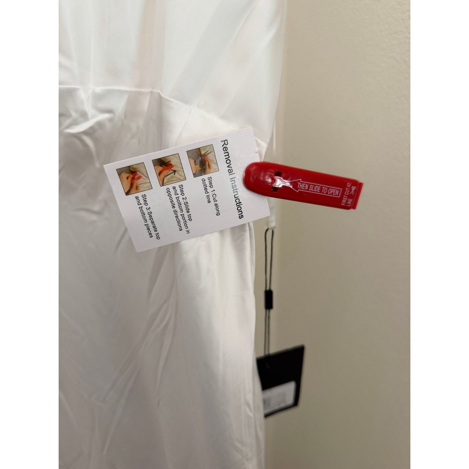 Mac Duggal Ieena MAC DUGGAL 55401 gown long dress sz 2 white bridal Size XS / US 0-2 / IT 36-38 - 5 Thumbnail