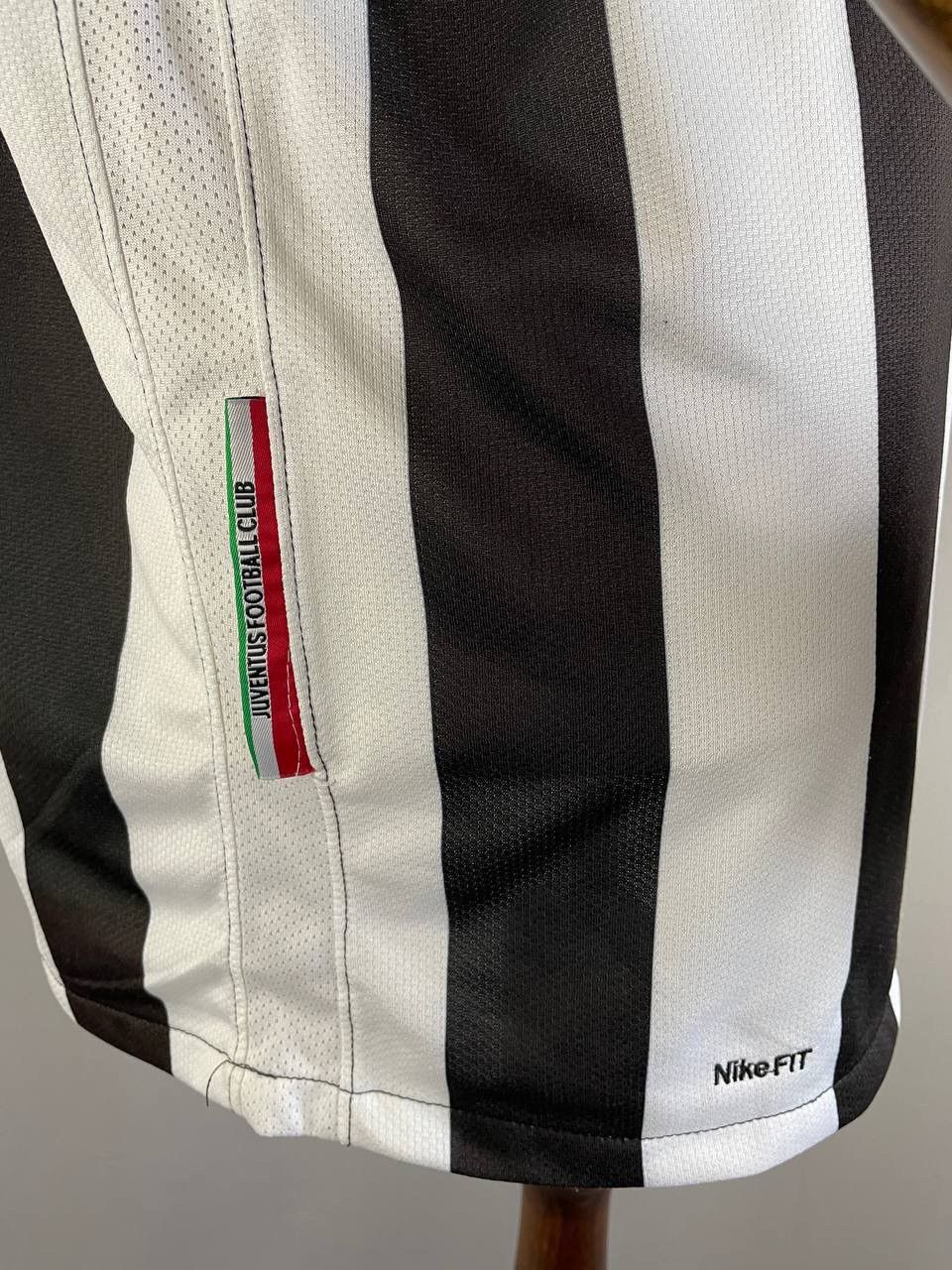 Nike Nike Tee T Shirt Soccer Jersey Juventus AMAURI 11 Vintage Size US XL / EU 56 / 4 - 12 Thumbnail