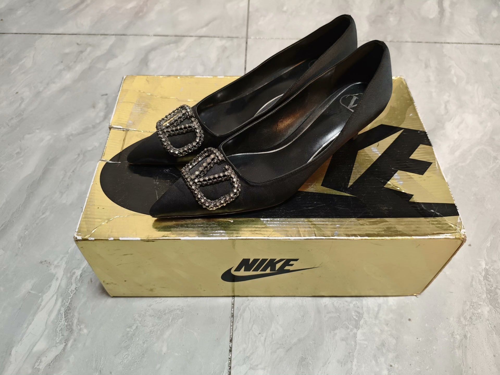 Valentino Valentino Retro Black Lowtop Sneakers us_7 Women Size US 7 / IT 37 - 1 Thumbnail