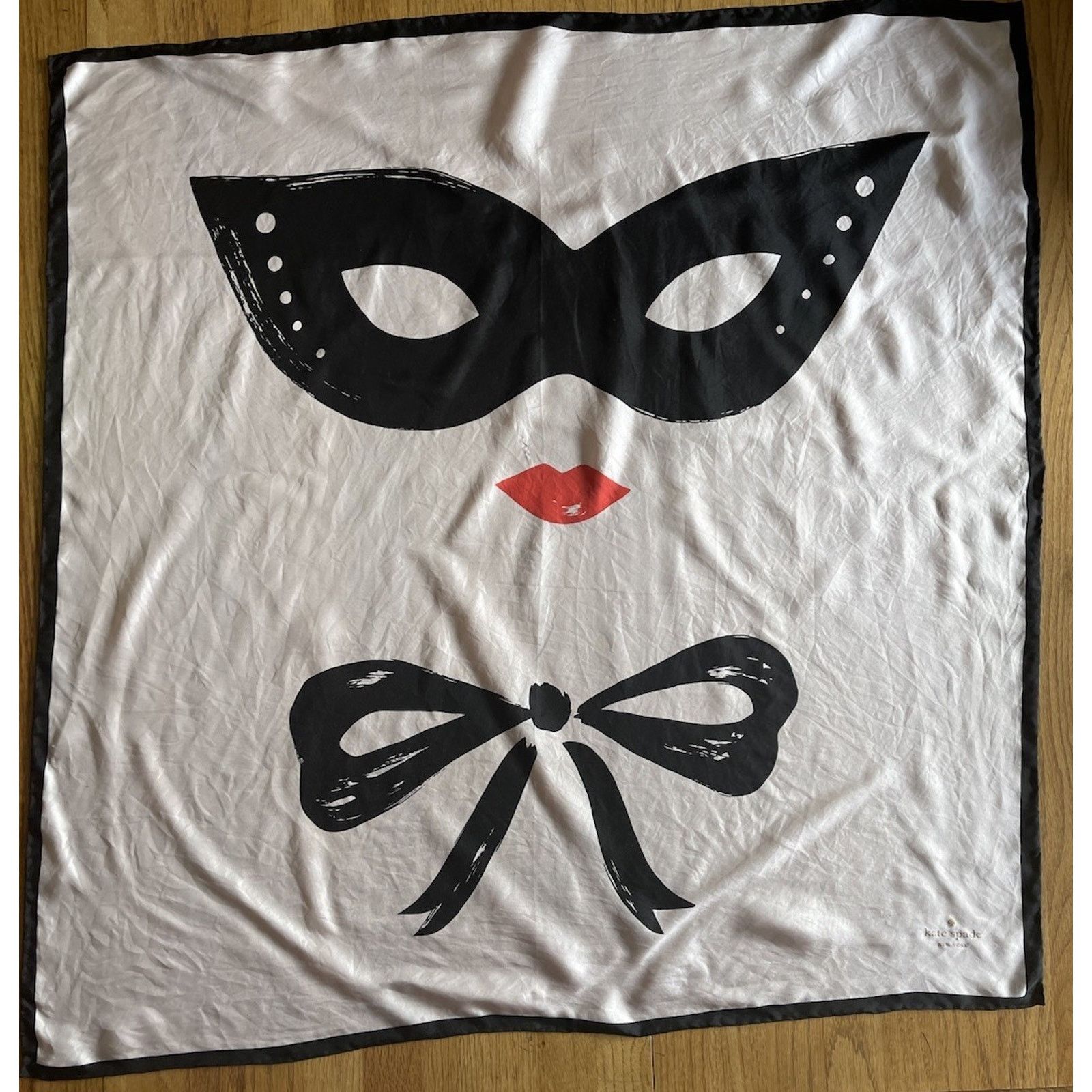 Kate Spade KATE SPADE NEW YORK Masquerade Lips 33” Square Scarf Iconic Size ONE SIZE - 2 Thumbnail