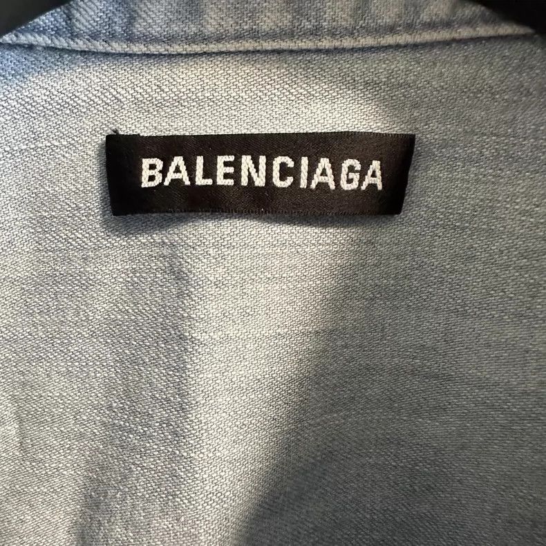 Balenciaga Balenciaga size 39 FW21 back logo print washed denim shirt Size US M / EU 48-50 / 2 - 6 Thumbnail