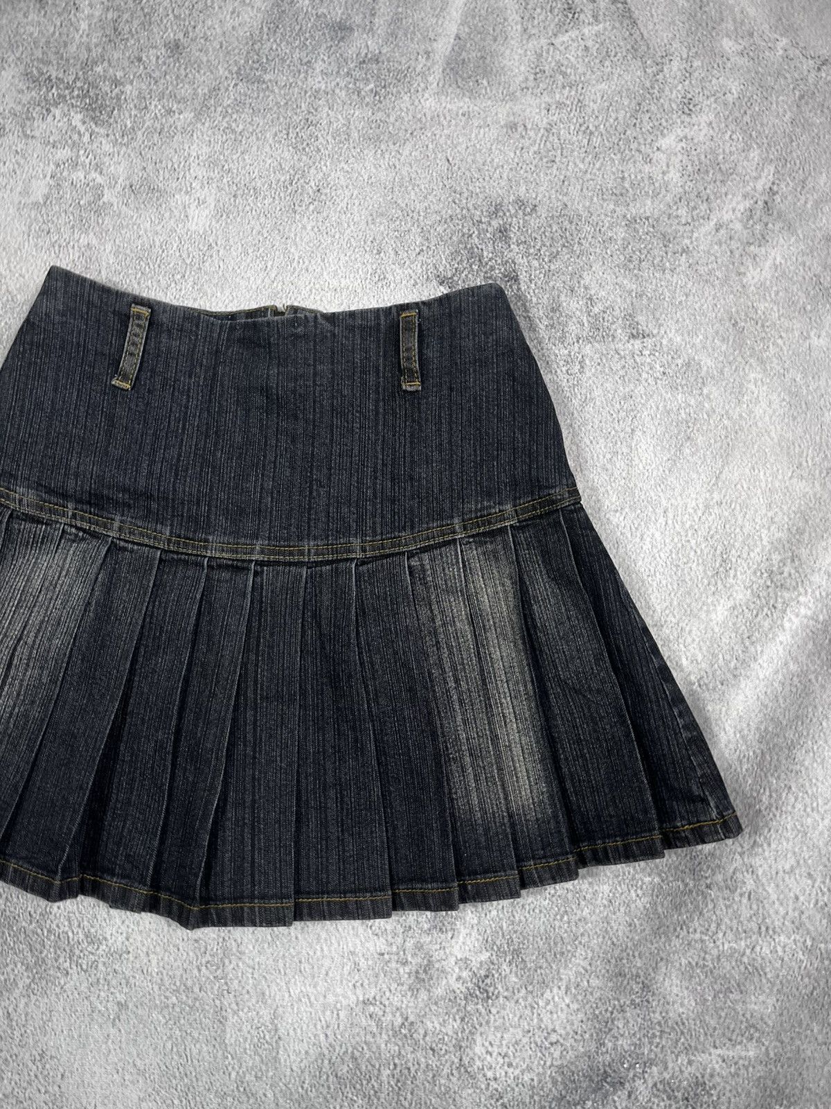Japanese Brand × Vintage Vintage Y2K denim mini skirt streetwear style size S Size 28" / US 6 / IT 42 - 3 Thumbnail