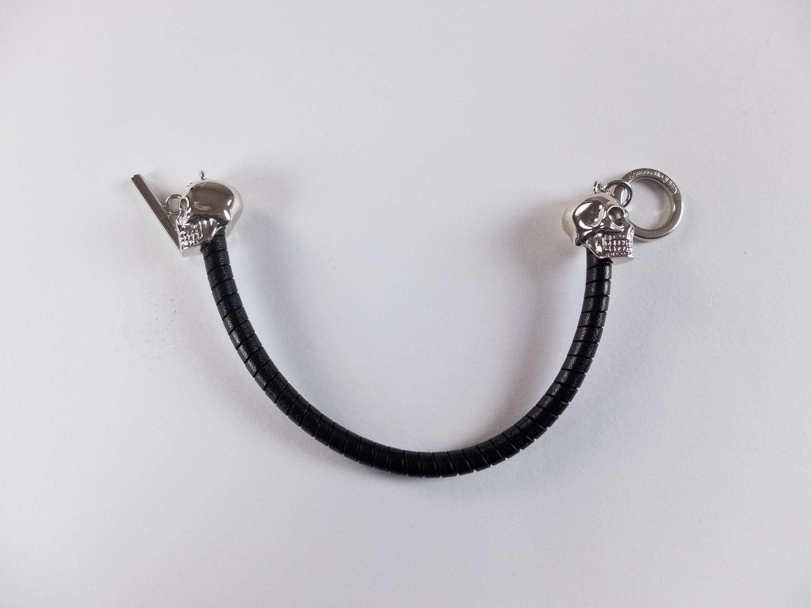 Alexander McQueen ALEXANDER MCQUEEN black T-bar leather skull bracelet q Size ONE SIZE - 7 Thumbnail