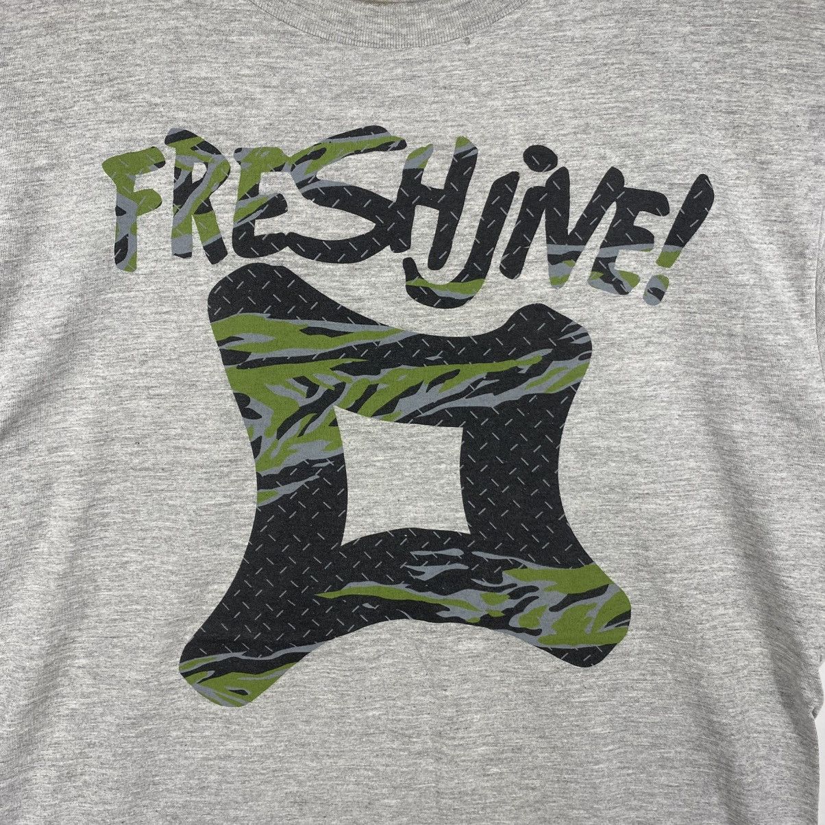 Freshjive Vintage 00s FRESHJIVE Logo Graphic Tee Shirt Medium Size Size US M / EU 48-50 / 2 - 2 Thumbnail