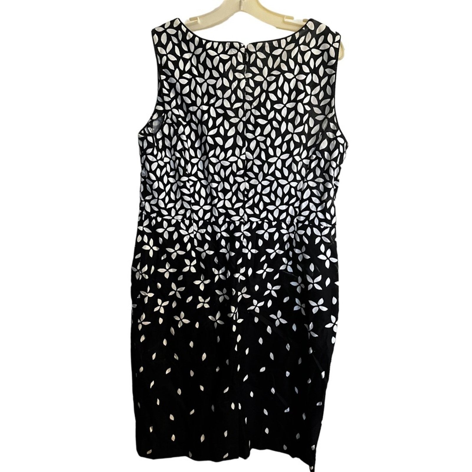 Talbots Talbots sleeveless floral sheath dress Size XXL / US 16-18 / IT 52-54 - 2 Thumbnail