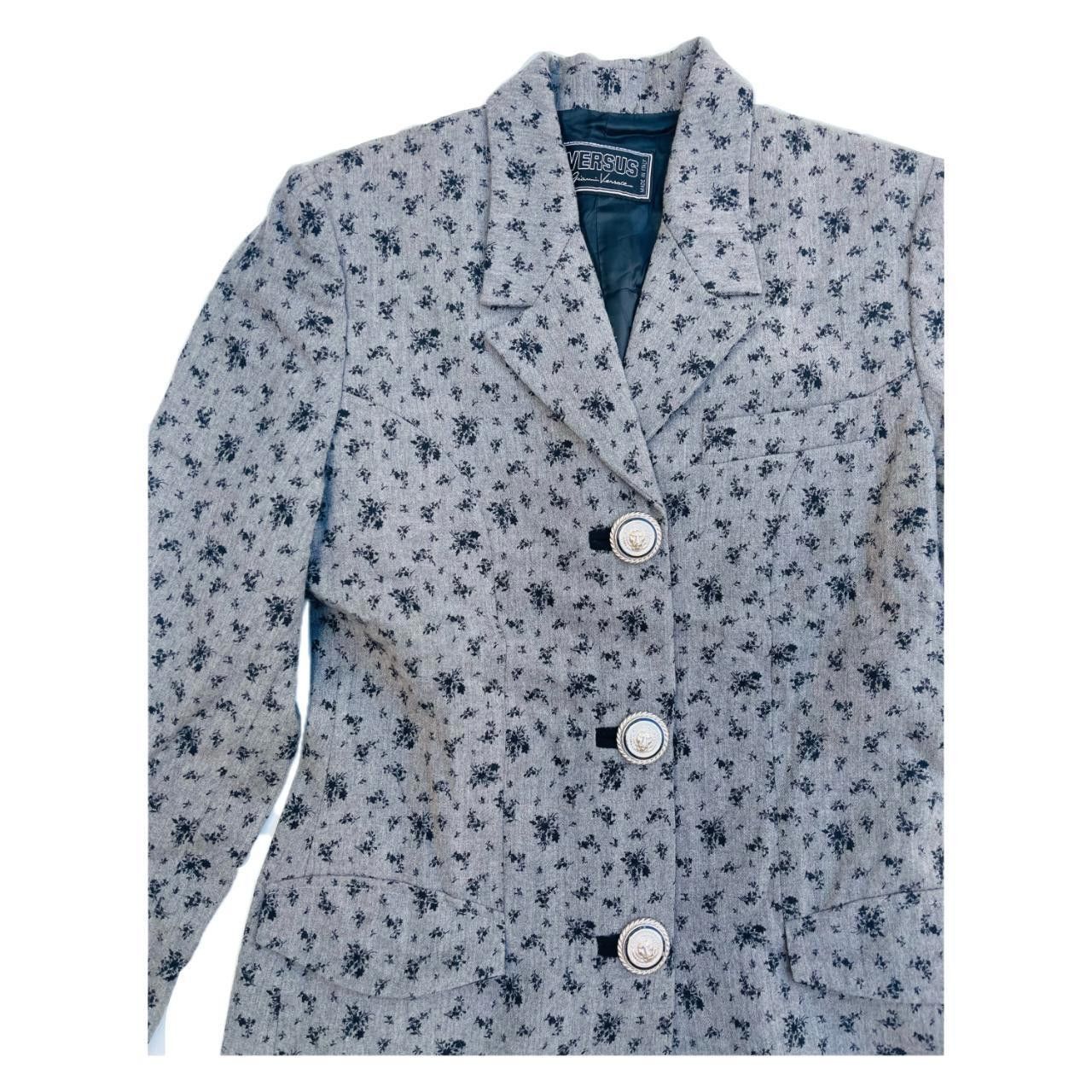 Versace Versace Floral Medusa Button Blazer Size M / US 6-8 / IT 42-44 - 3 Thumbnail