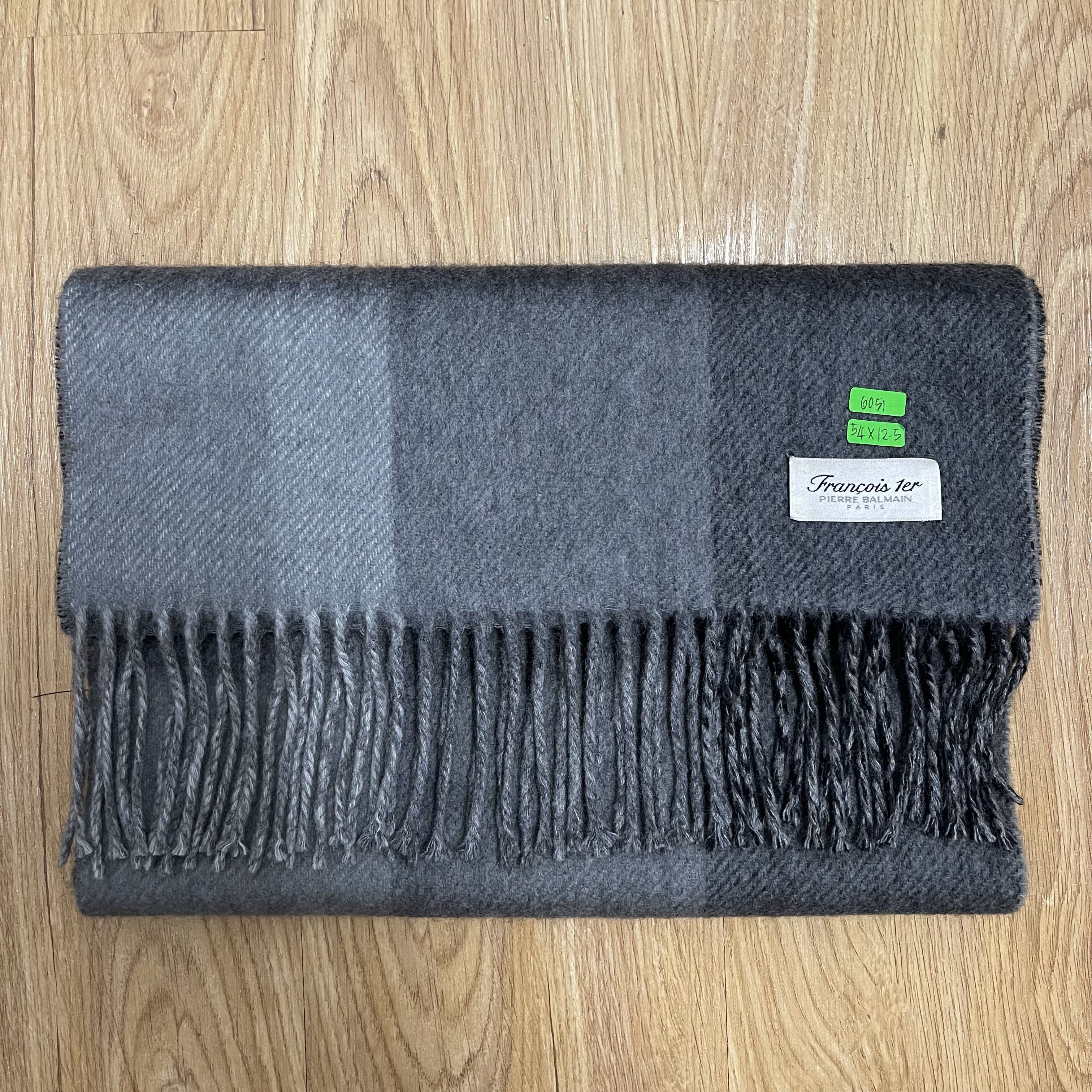 Pierre Balmain Vintage Pierre Blamain Scarf / Muffler - 6051 Size ONE SIZE - 6 Thumbnail