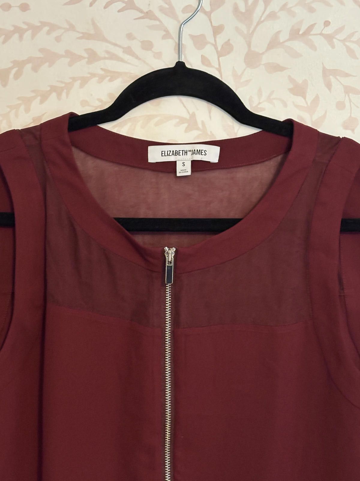 Elizabeth and James Elizabeth and James Burgundy Sleeveless Silk Top Front Ziper Size S / US 4 / IT 40 - 2 Thumbnail