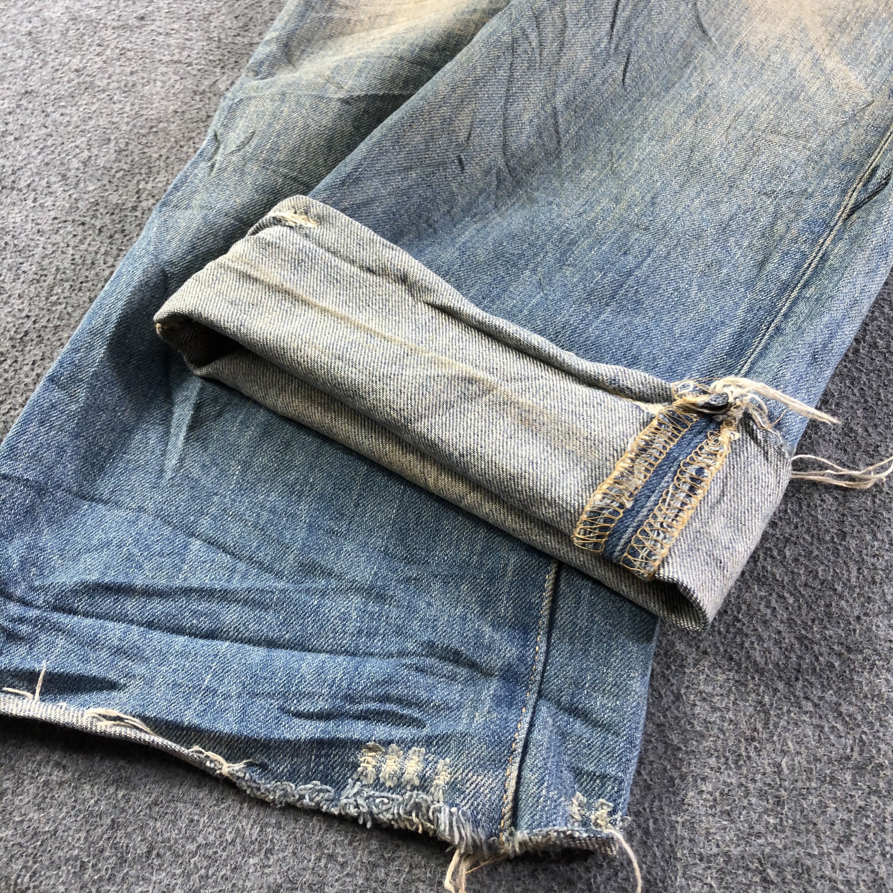 Levi's Vintage Levis 501 Jeans-J4026 Size US 33 - 7 Thumbnail