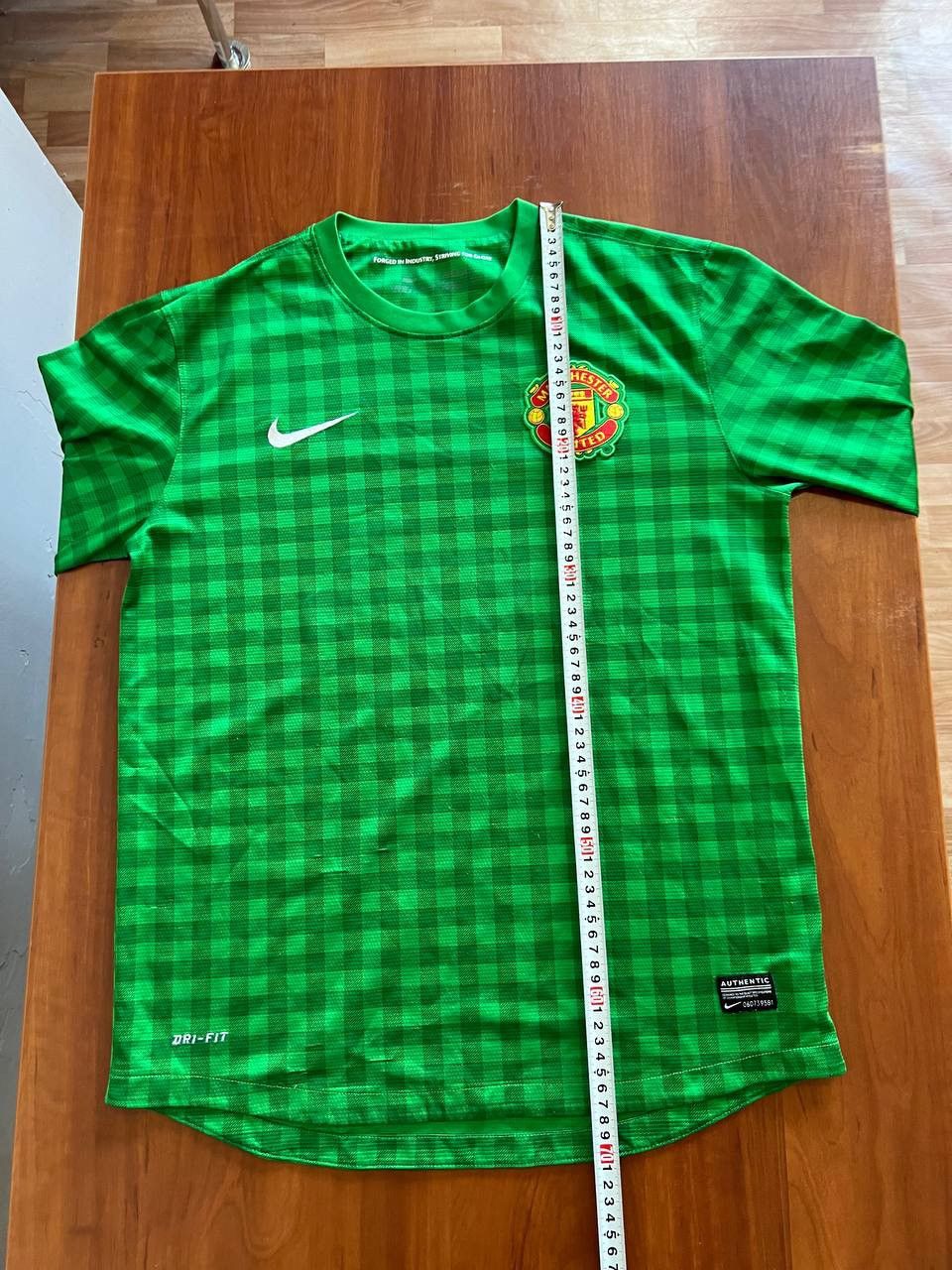 Nike 2012/13 MANCHESTER UNITED GK SOCCER FOOTBALL JERSEY NIKE M Size US M / EU 48-50 / 2 - 21 Thumbnail