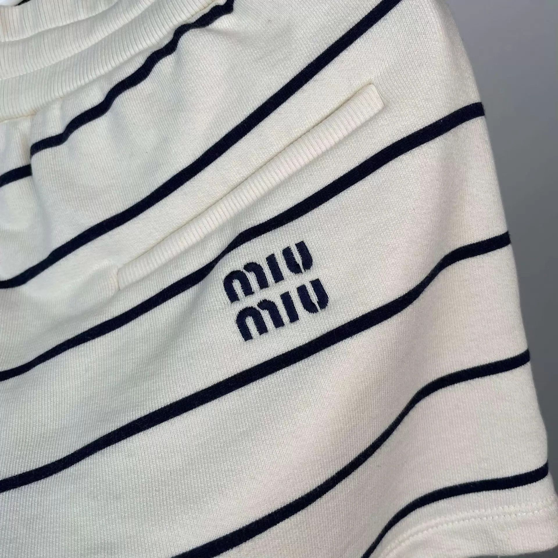 Miu Miu MIU MIU 95 New Striped Embroidered S Black & White Shorts Size 26" / US 2 / IT 38 - 3 Thumbnail
