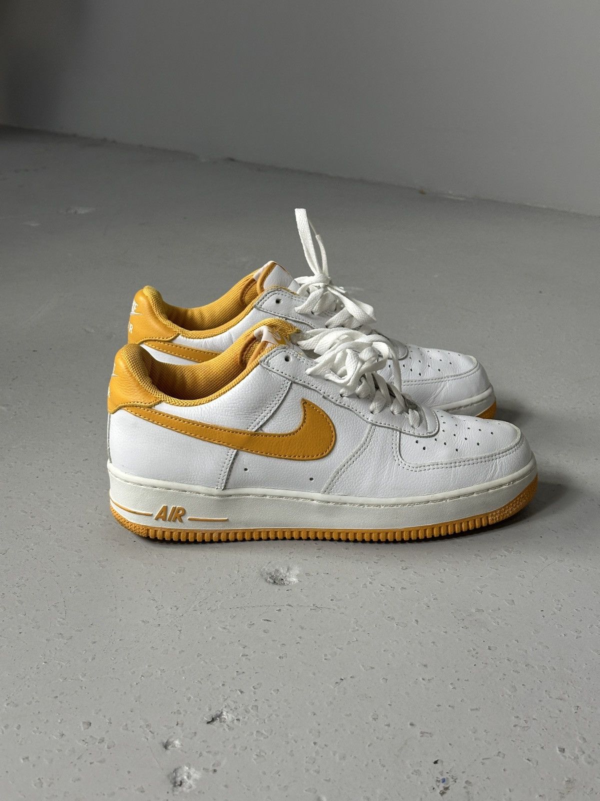 Nike Air force 1 White Canyon Gold 2002 Size US 10.5 / EU 43-44 - 1 Thumbnail