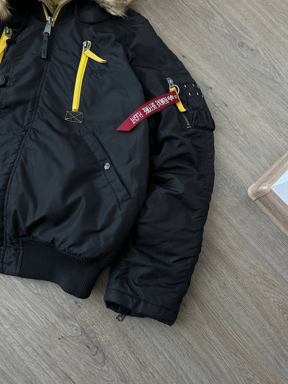 Alpha Industries × Vintage Vintage Alpha Industries Faux Fur Black Bomber Jacket Size US L / EU 52-54 / 3 - 19 Thumbnail