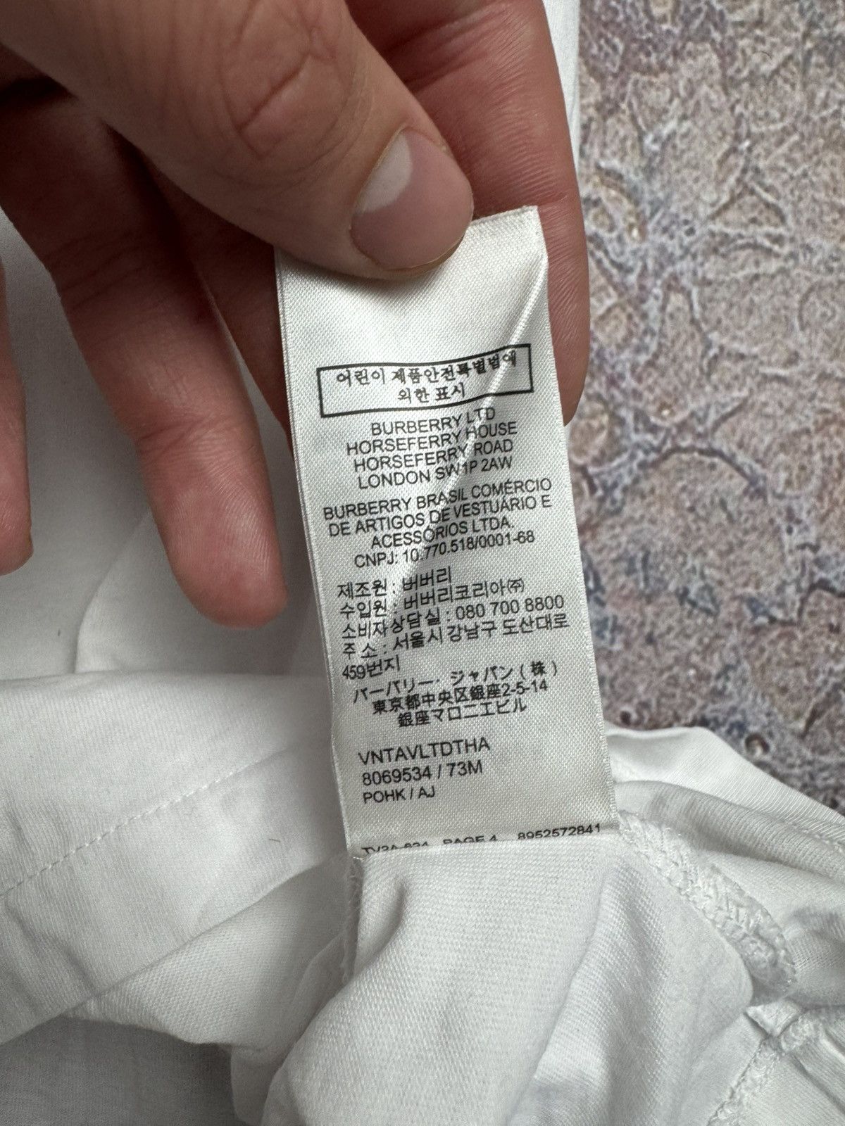 Burberry Burberry T-Shirt Streetwear Luxury Logo Rare Vintage Size US L / EU 52-54 / 3 - 15 Thumbnail