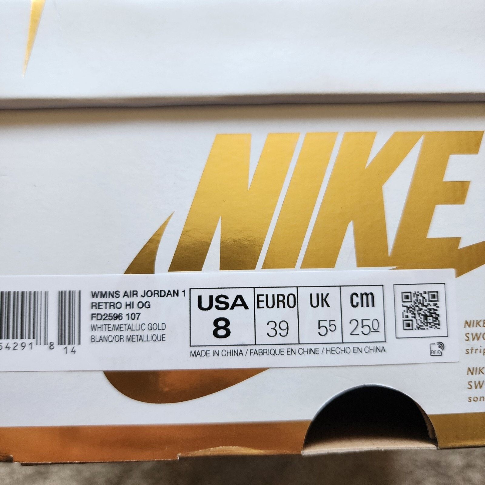 Jordan Brand Wmns Air Jordan 1 Retro OG High Metallic Gold Brand New Sz 8 Size US 8 / IT 38 - 10 Thumbnail