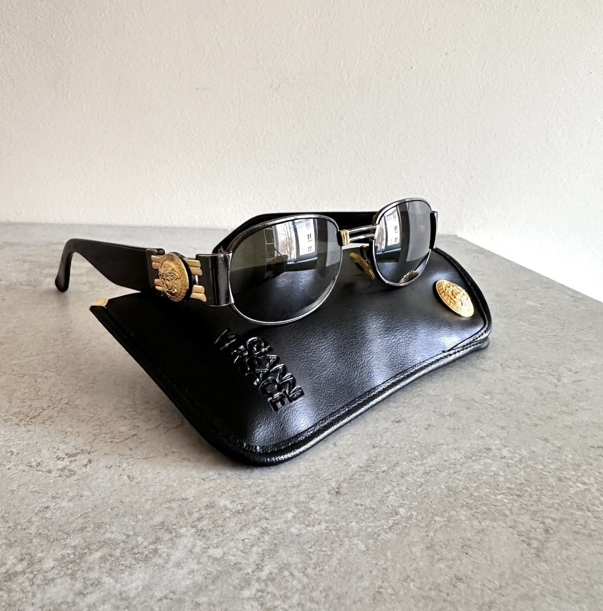 Versace Gianni Versace S70 91M Medusa Sunglasses (Vintage 1990s) Size ONE SIZE - 4 Thumbnail