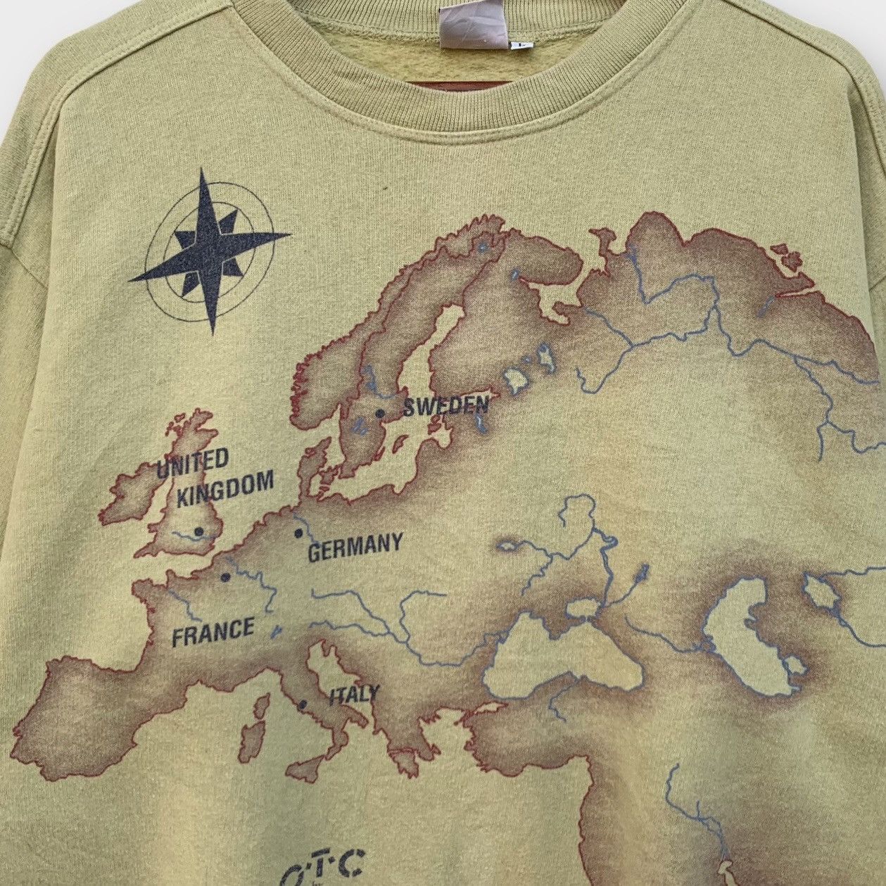 Vintage Vintage MCM Otc Europe Maps Sweatshirt Size US L / EU 52-54 / 3 - 4 Thumbnail